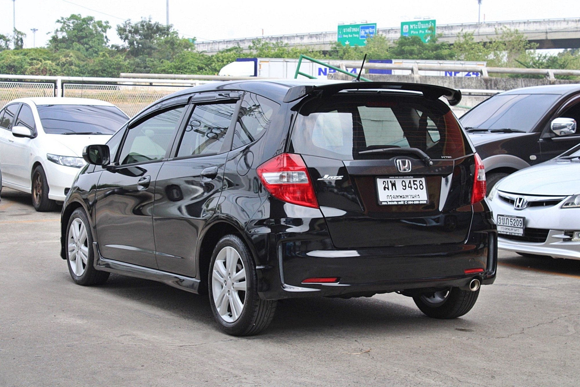 2012 Honda Jazz GE 1.5 JP Hatchback AT สีดำเกียร์ออโต้ ตัว JAPAN สวยมากไม่มีชน (รูปที่ 5)