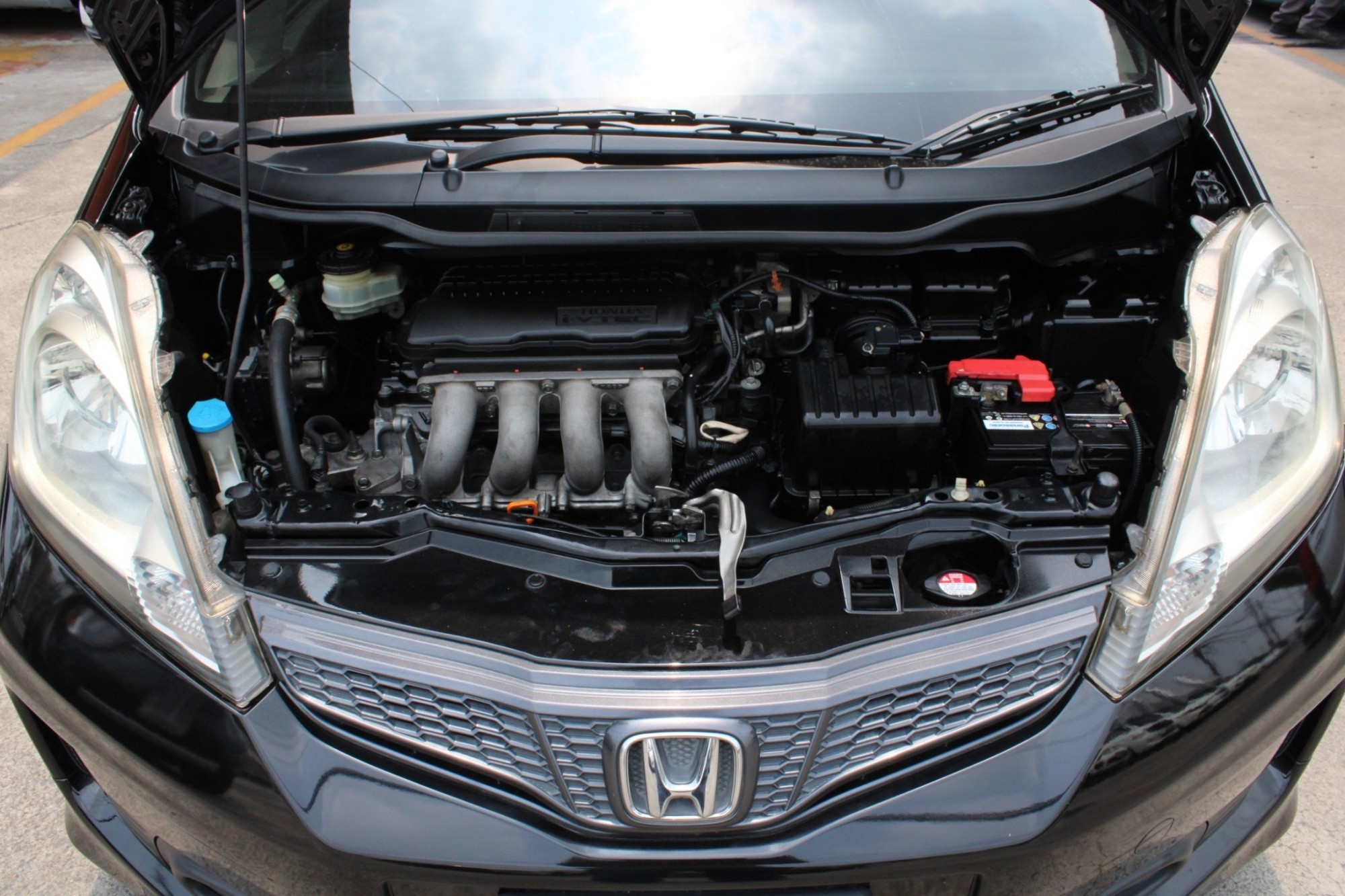 2012 Honda Jazz GE 1.5 JP Hatchback AT สีดำเกียร์ออโต้ ตัว JAPAN สวยมากไม่มีชน (รูปที่ 9)