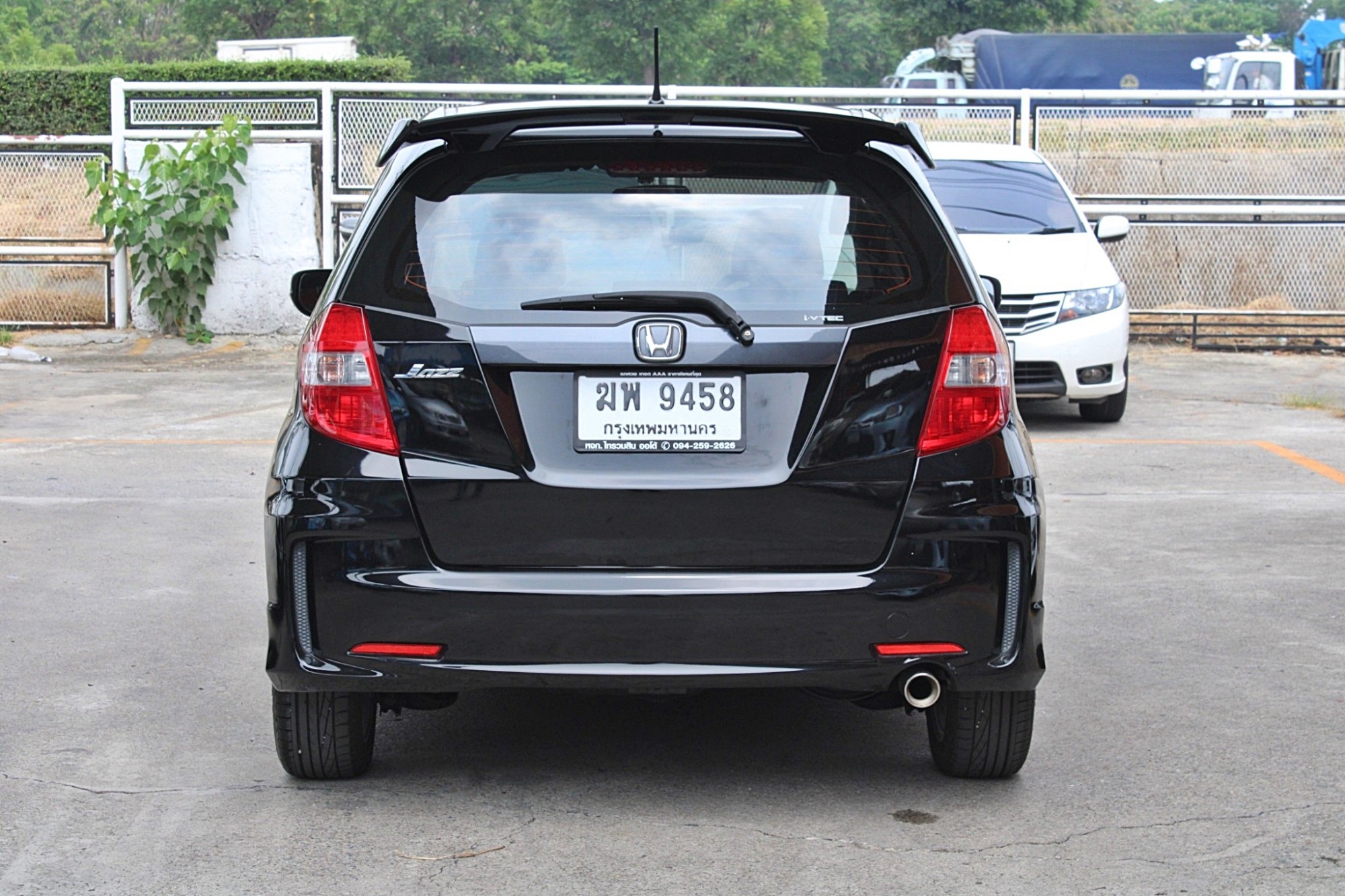 2012 Honda Jazz GE 1.5 JP Hatchback AT สีดำเกียร์ออโต้ ตัว JAPAN สวยมากไม่มีชน (รูปที่ 10)