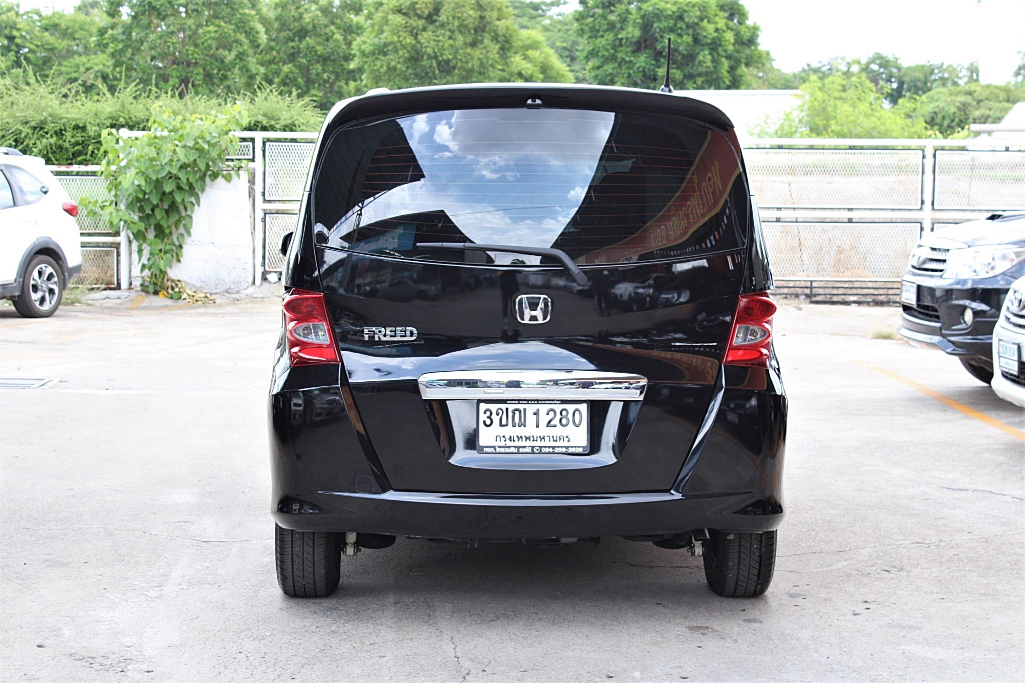 2012 Honda Freed 1.5 EL Wagon AT สีดำ เกียร์ออโต้ คันนี้รถบ้าน ออกห้างมือเดียว รถสวยไม่มีชน มีประวัติเช็คศูนย์ (รูปที่ 6)