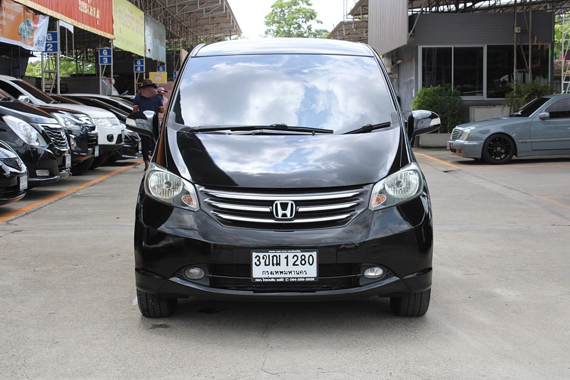 2012 Honda Freed 1.5 EL Wagon AT สีดำ เกียร์ออโต้ คันนี้รถบ้าน ออกห้างมือเดียว รถสวยไม่มีชน มีประวัติเช็คศูนย์ (รูปที่ 11)