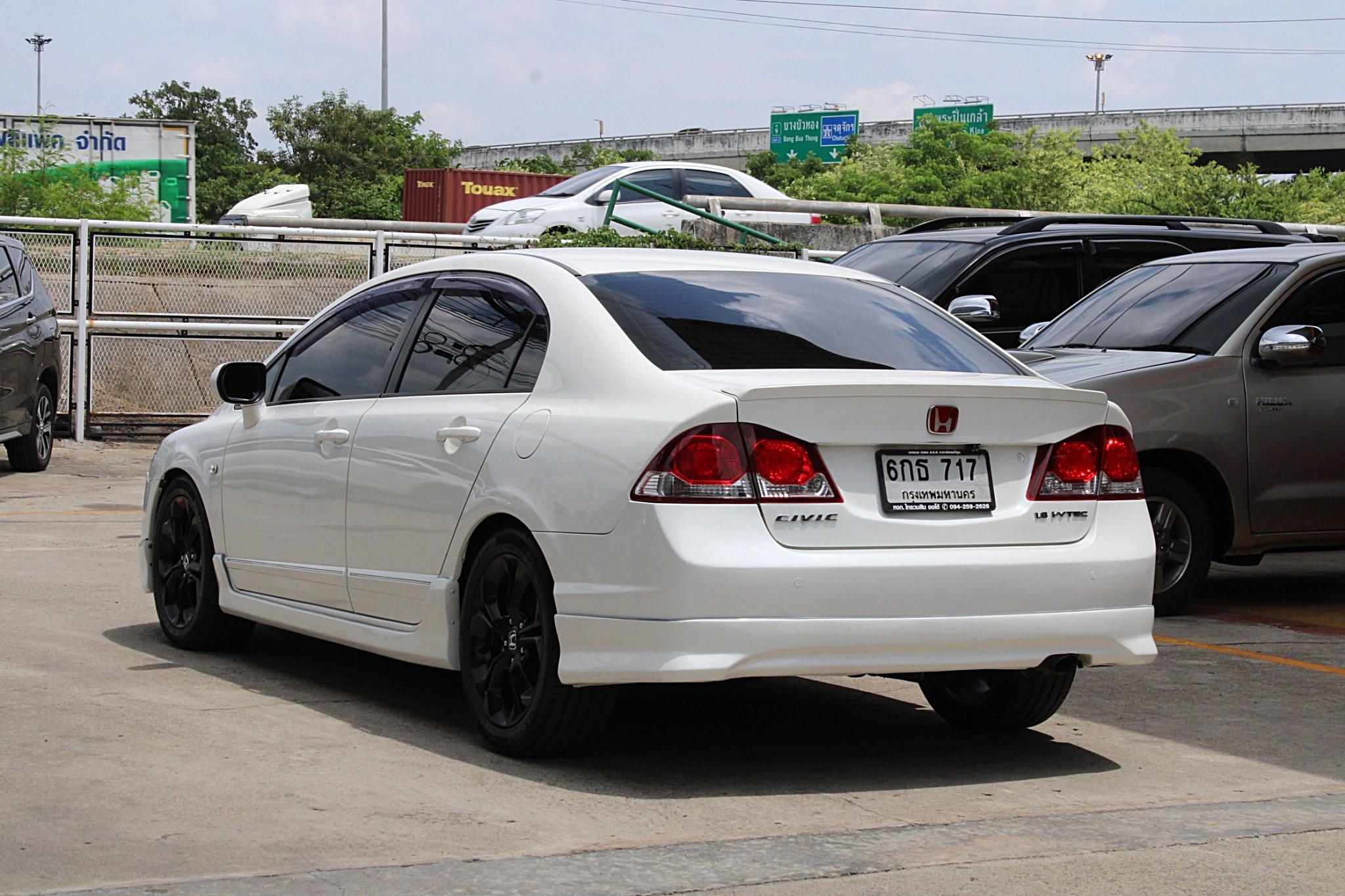 2011 Honda Civic FD 1.8 S ( AS ) i-VTEC AT สีขาว เกียร์ออโต้ ไฟท้าย8เหลี่ยม มาดูคันจริงแล้วมีเสน่ห์ ไม่มีอุบัติเหตุเลยครับ เครื่องดี ช่วงล่างขับดี เบร (รูปที่ 5)