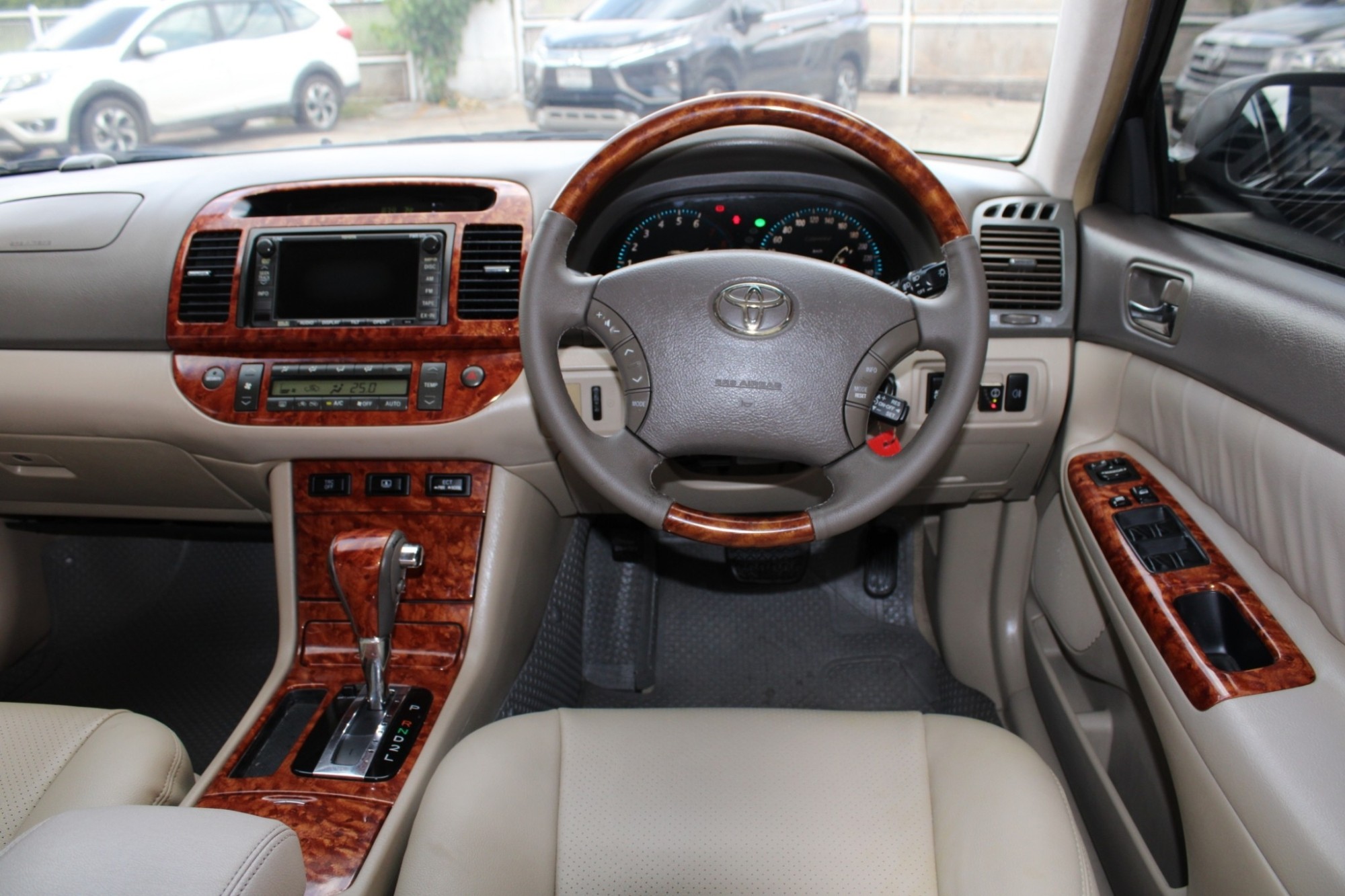 2005 Toyota Camry 2.4 Q AT สีดำ เกียร์อัตโนมัติ รุ่นท๊อปสุด ไม่มีชน ภายในสวยสมบูรณ์ เครื่องช่วงล่างขับดี ไม่แก๊ส ไมล์แท้คันนี้เจ้าของดูแลมาดีมาก เล่มเ (รูปที่ 9)