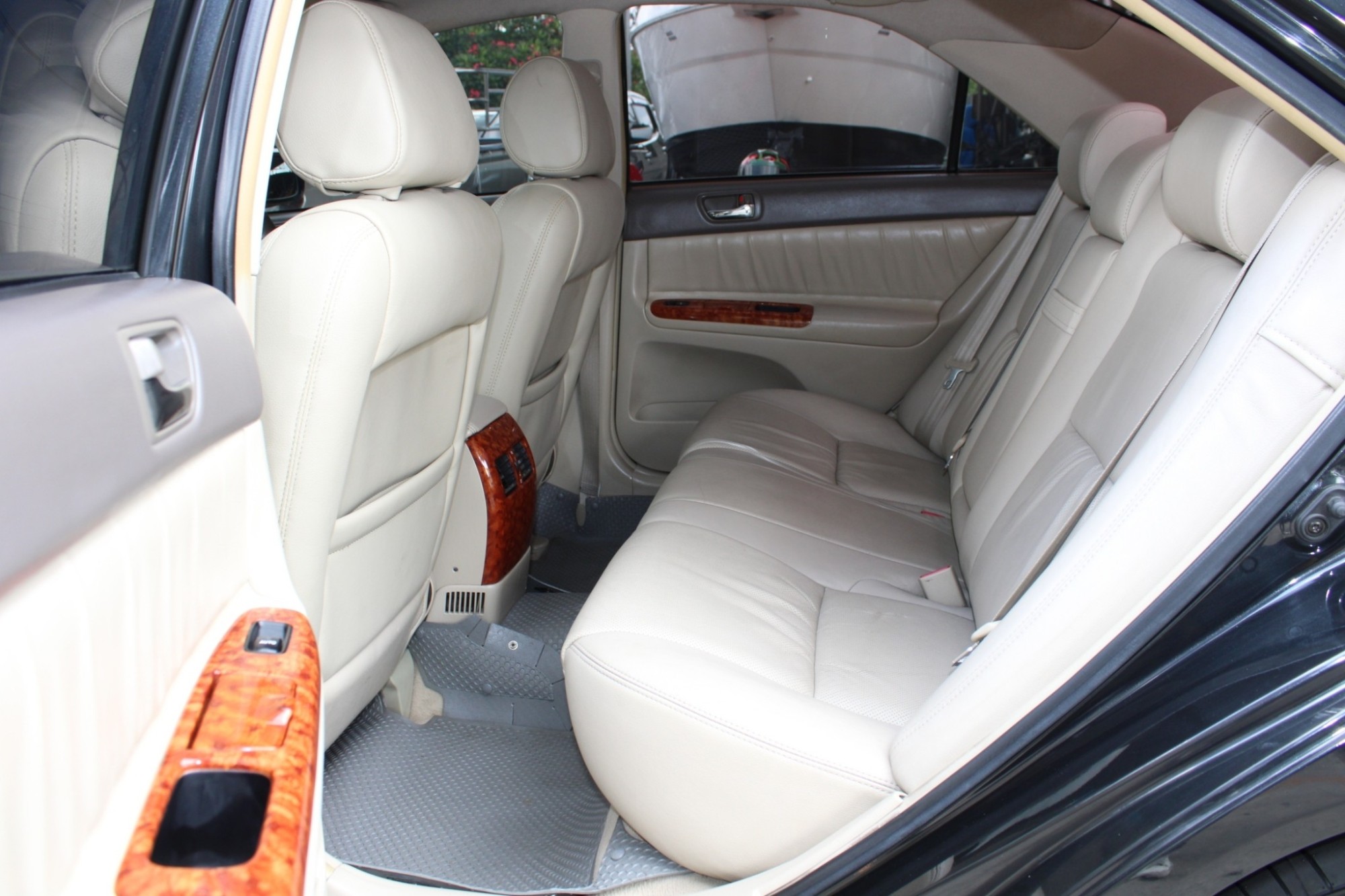 2005 Toyota Camry 2.4 Q AT สีดำ เกียร์อัตโนมัติ รุ่นท๊อปสุด ไม่มีชน ภายในสวยสมบูรณ์ เครื่องช่วงล่างขับดี ไม่แก๊ส ไมล์แท้คันนี้เจ้าของดูแลมาดีมาก เล่มเ (รูปที่ 2)