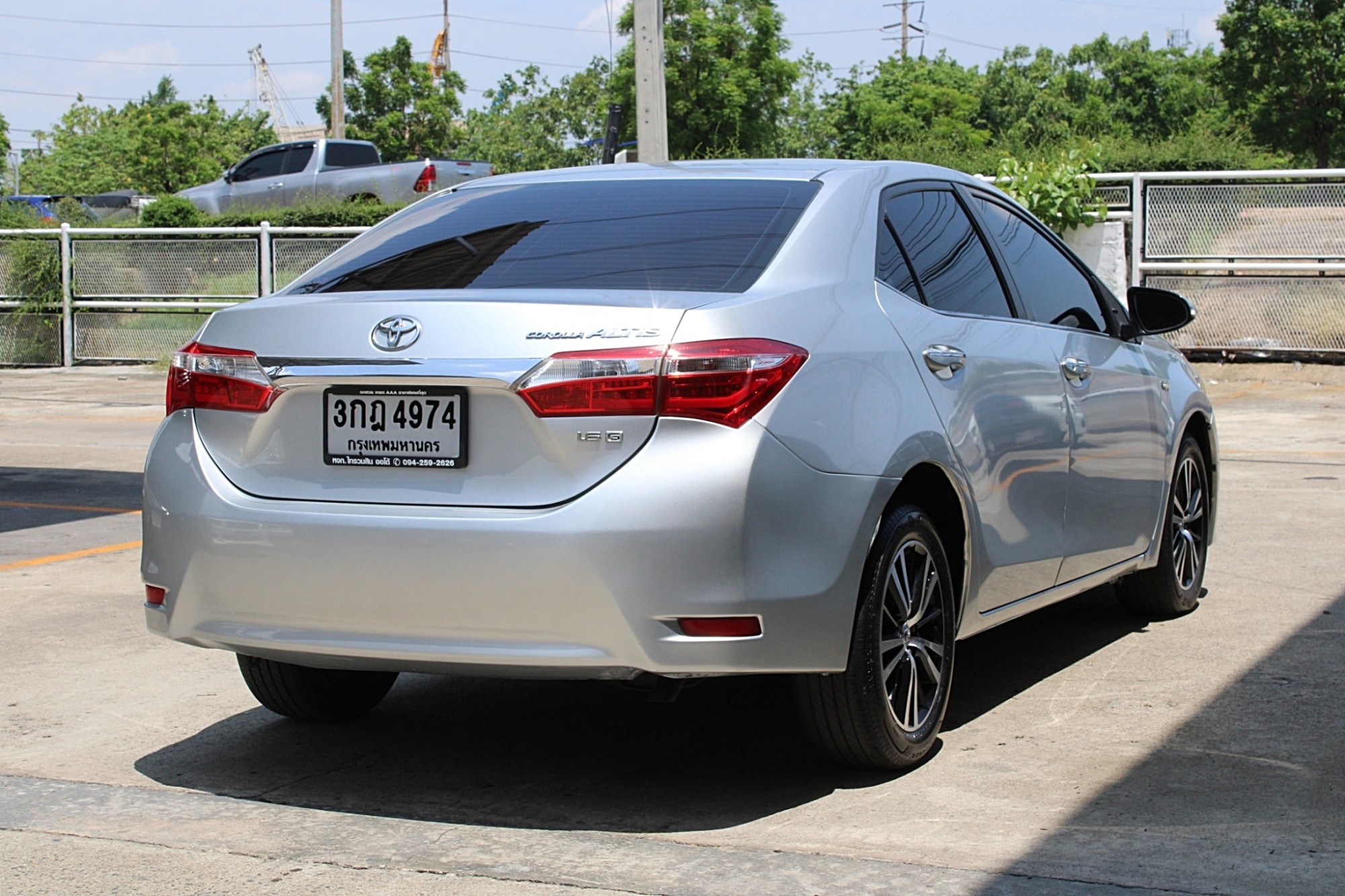 2014 Toyota Corolla Altis 1.6 G Dual VVti AT CVT 7 Speed สีบรอนซ์เงิน เกียร์ออโต้ทิปโทนิก รุ่นท๊อป เบาะหนัง Airbag Abs ดิสเบรค4ล้อ รุ่นนี้อึด ประหยัด  (รูปที่ 5)