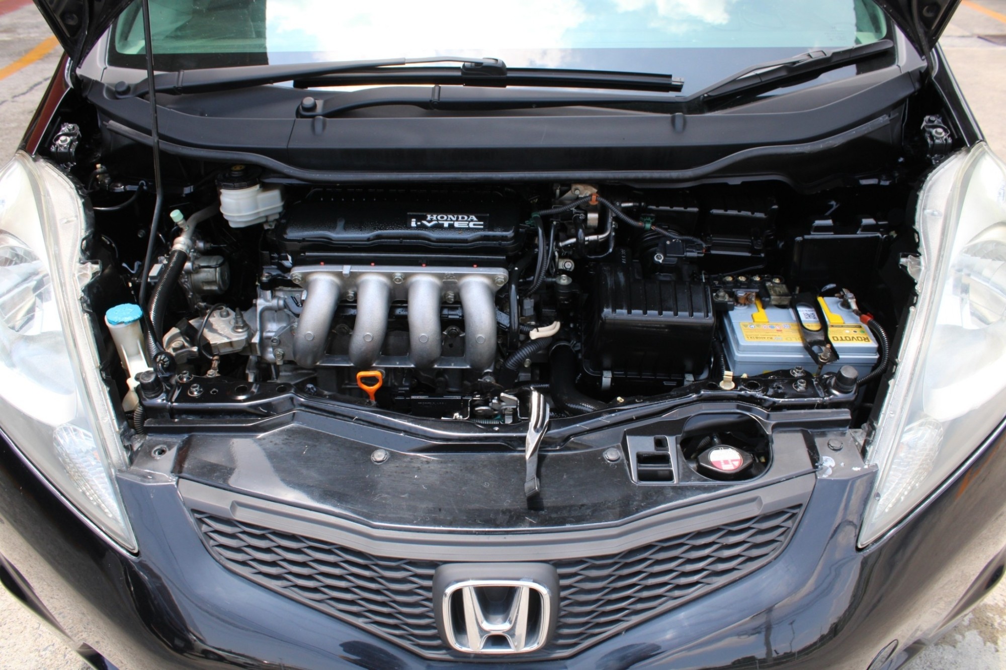 2008 Honda Jazz GE 1.5 V i-VTEC AT CVT สีดำ เกียร์ออโต้ ไม่เคยมีอุบัติเหตุหนัก ไม่เคยแก๊ส จัดได้ท่วม ฟรีดาวน์ได้เลย (รูปที่ 9)