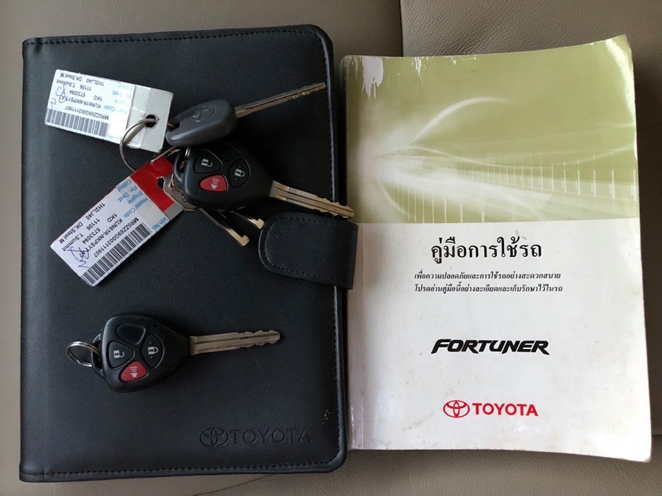 Toyota Fortuner GEN 1 ไมเนอร์เชนจ์ 2 ปี 2012 สีดำ
