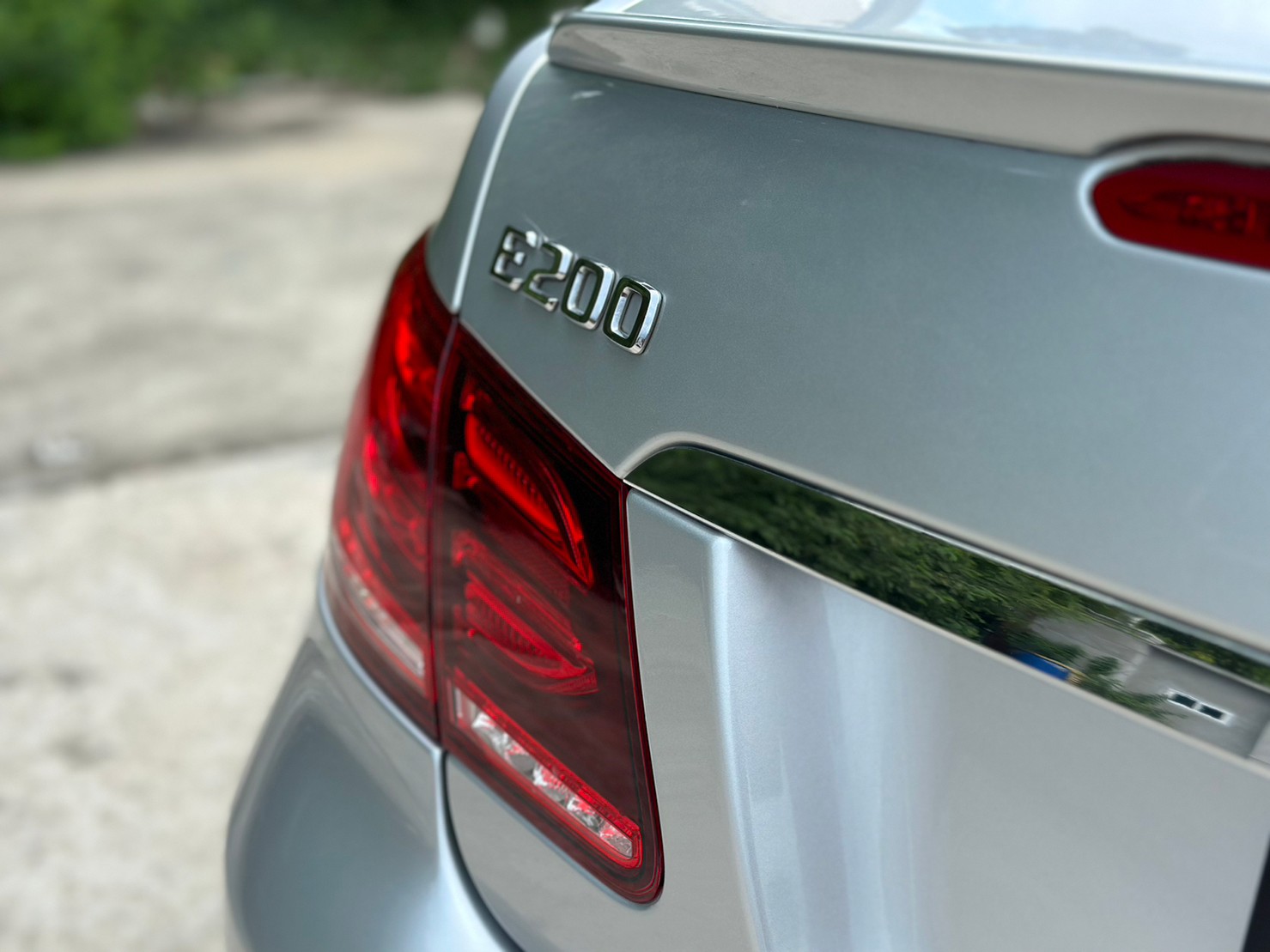 2013 Mercedes-Benz E-Class W212 E200 สีเงิน (รูปที่ 8)