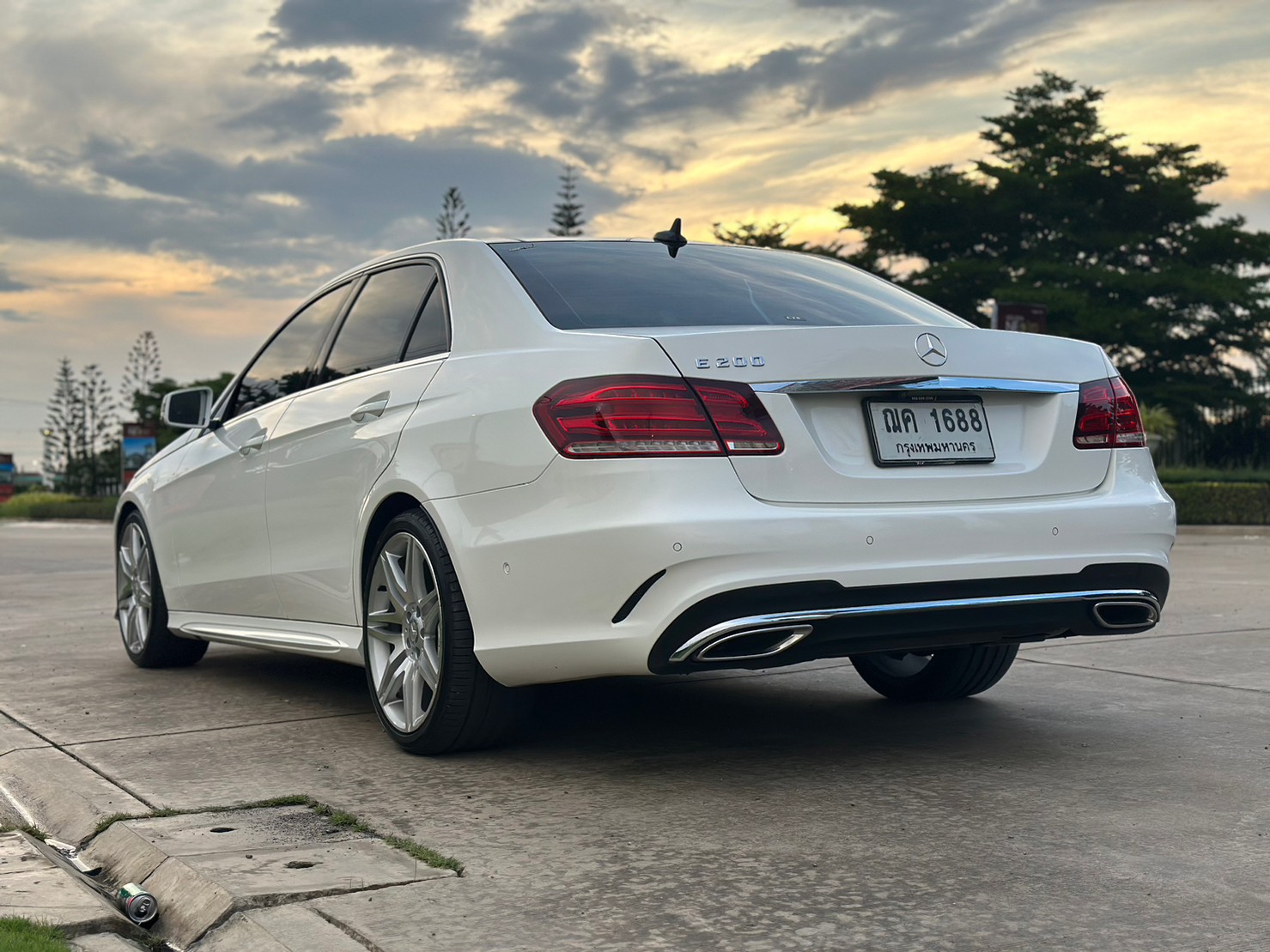 2014 Mercedes-Benz E-Class W212 E200 สีเงิน (รูปที่ 14)