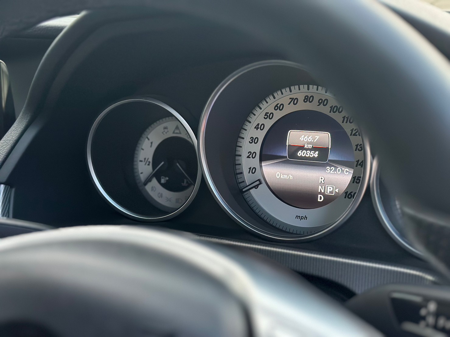 2014 Mercedes-Benz E-Class W212 E200 สีเงิน (รูปที่ 10)