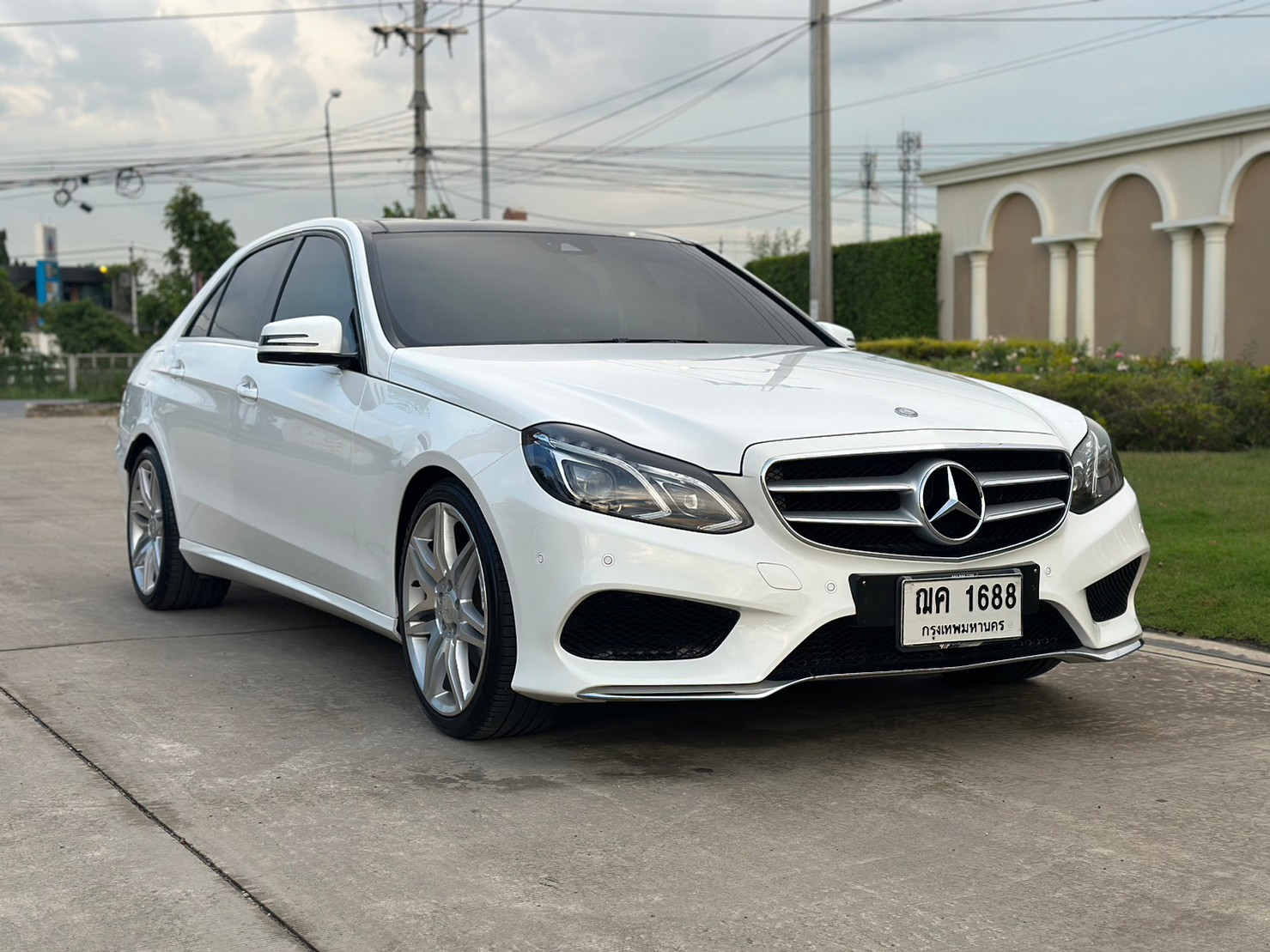 2014 Mercedes-Benz E-Class W212 E200 สีเงิน (รูปที่ 15)