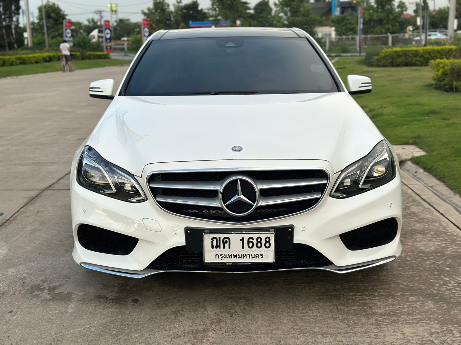 2014 Mercedes-Benz E-Class W212 E200 สีเงิน (รูปที่ 17)