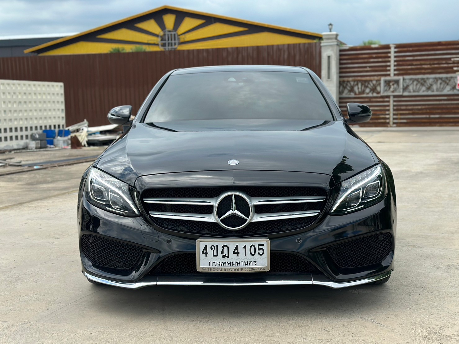 2016 Mercedes-Benz C-Class W205 C300 สีดำ (รูปที่ 15)
