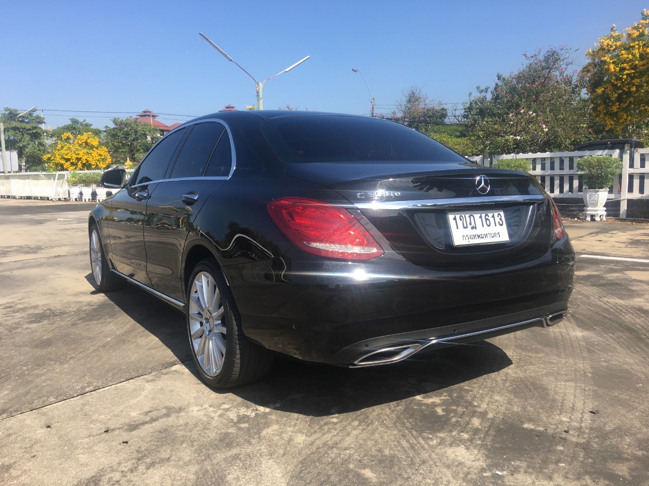 Mercedes-Benz C-Class W206 C350e AMG สีดำ (รูปที่ 9)