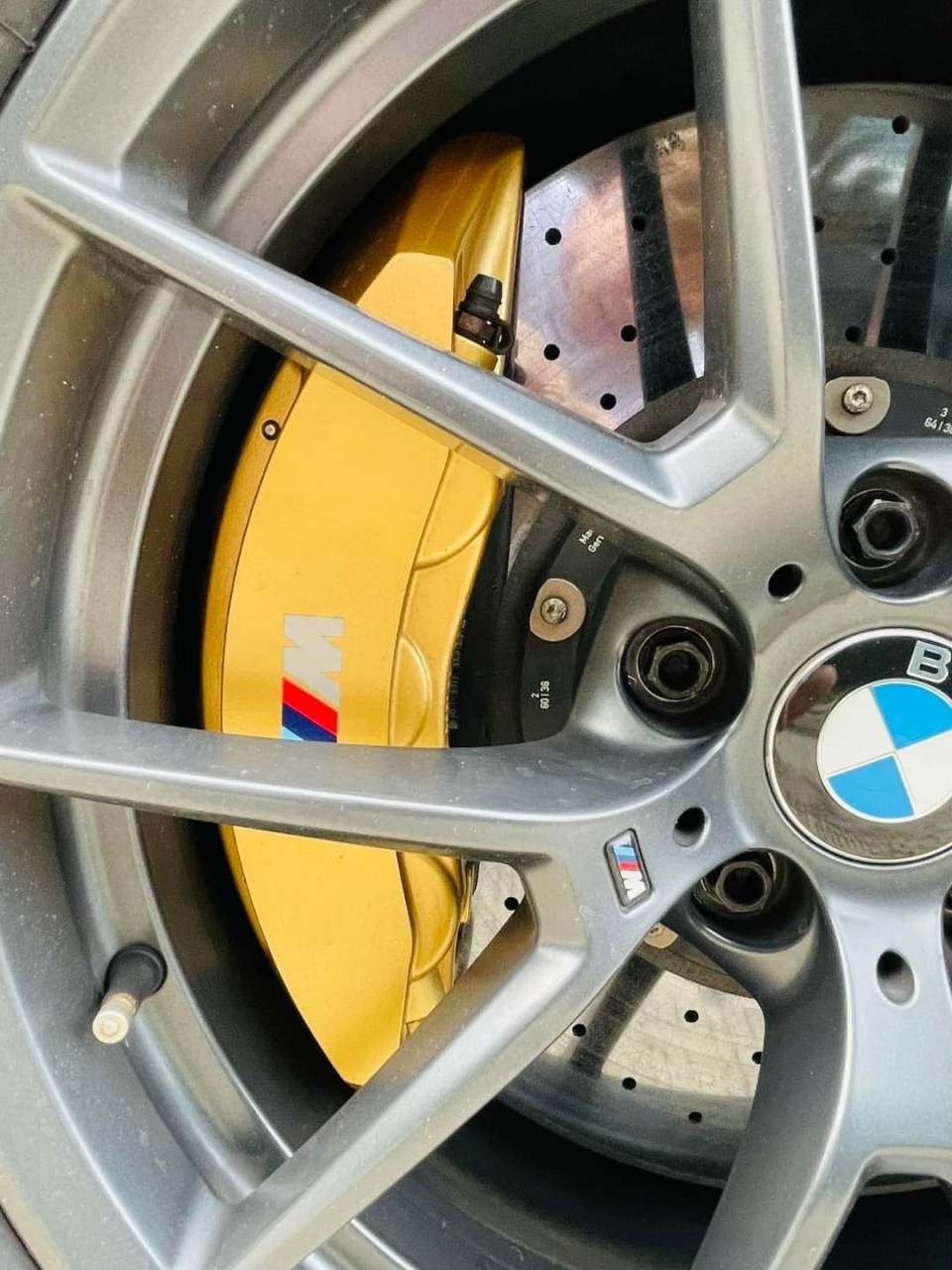 2018 BMW M4 สีน้ำเงิน (รูปที่ 9)