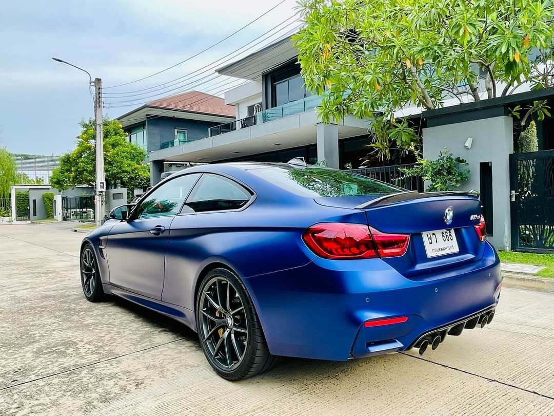 2018 BMW M4 สีน้ำเงิน (รูปที่ 14)