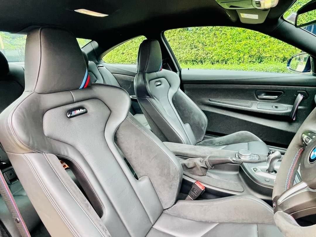 2018 BMW M4 สีน้ำเงิน (รูปที่ 6)
