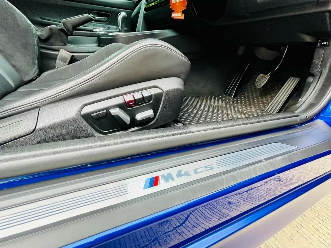 2018 BMW M4 สีน้ำเงิน (รูปที่ 3)