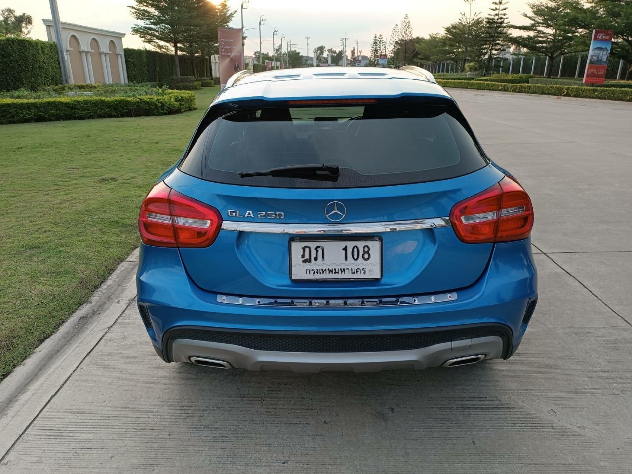 2017 Mercedes-Benz GLA-Class X156 GLA200 สีฟ้า (รูปที่ 13)