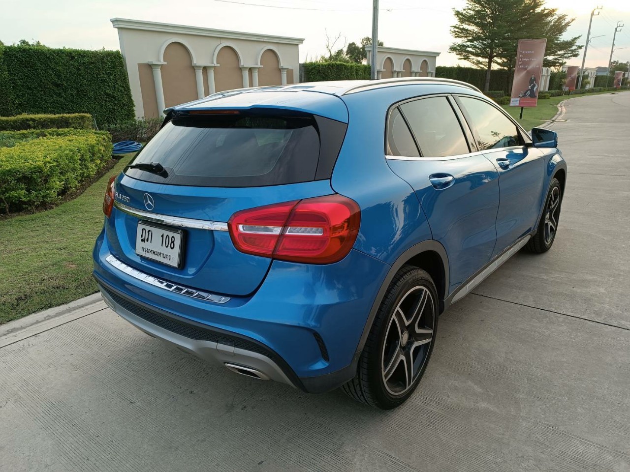 2017 Mercedes-Benz GLA-Class X156 GLA200 สีฟ้า (รูปที่ 11)