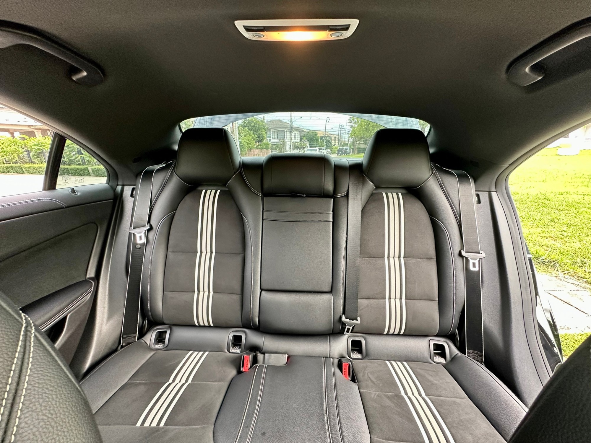 2018 Mercedes-Benz CLA-Class C118 CLA250 สีดำ (รูปที่ 6)