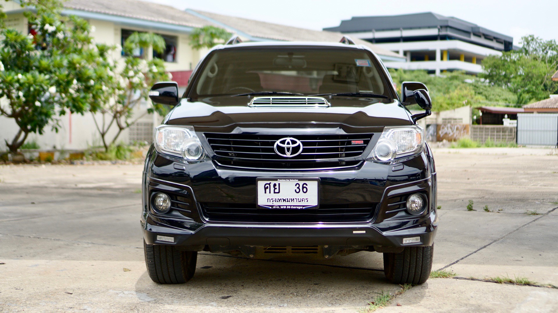 2014 Toyota Fortuner สีดำ (รูปที่ 10)