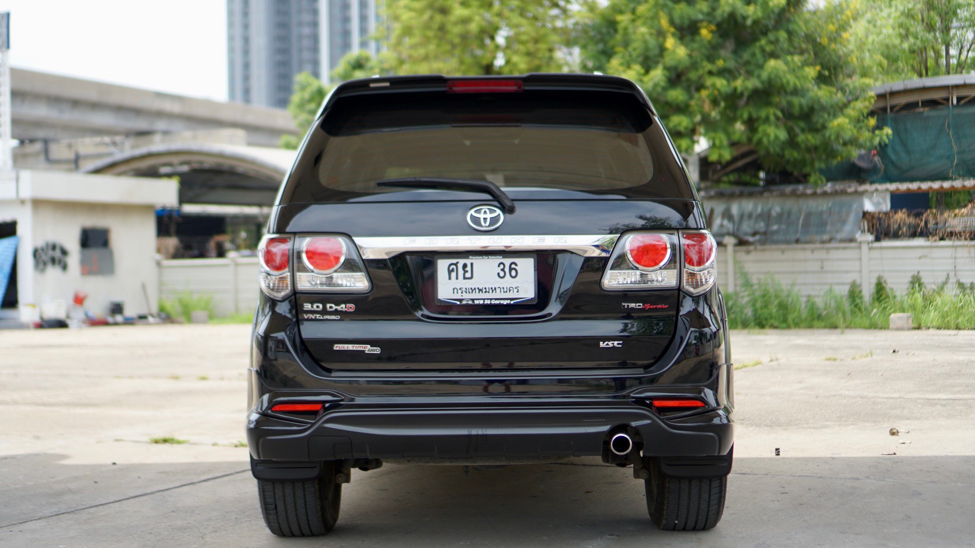 2014 Toyota Fortuner สีดำ (รูปที่ 16)
