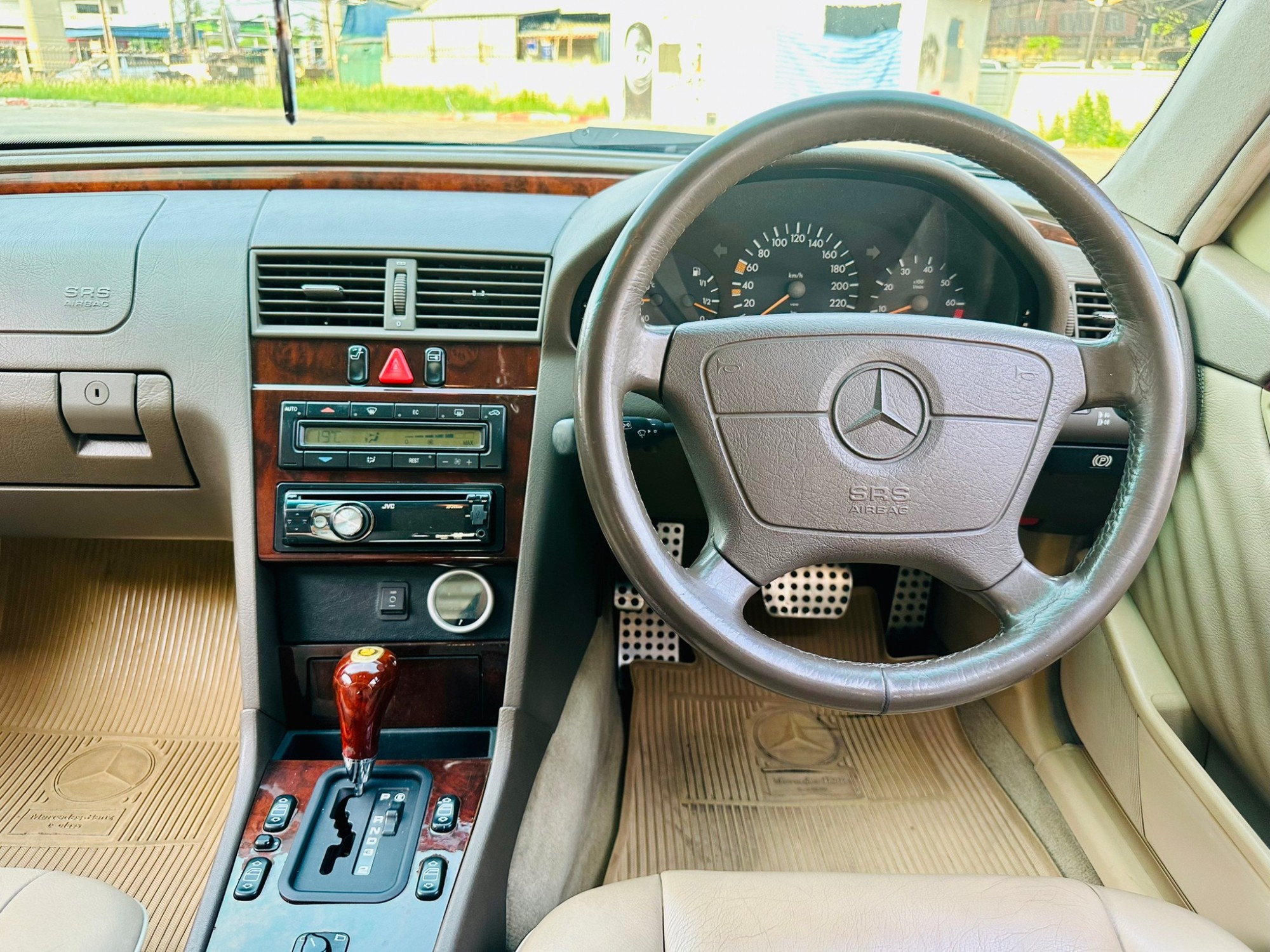 2000 Mercedes-Benz C-Class C220 สีเขียว (รูปที่ 7)