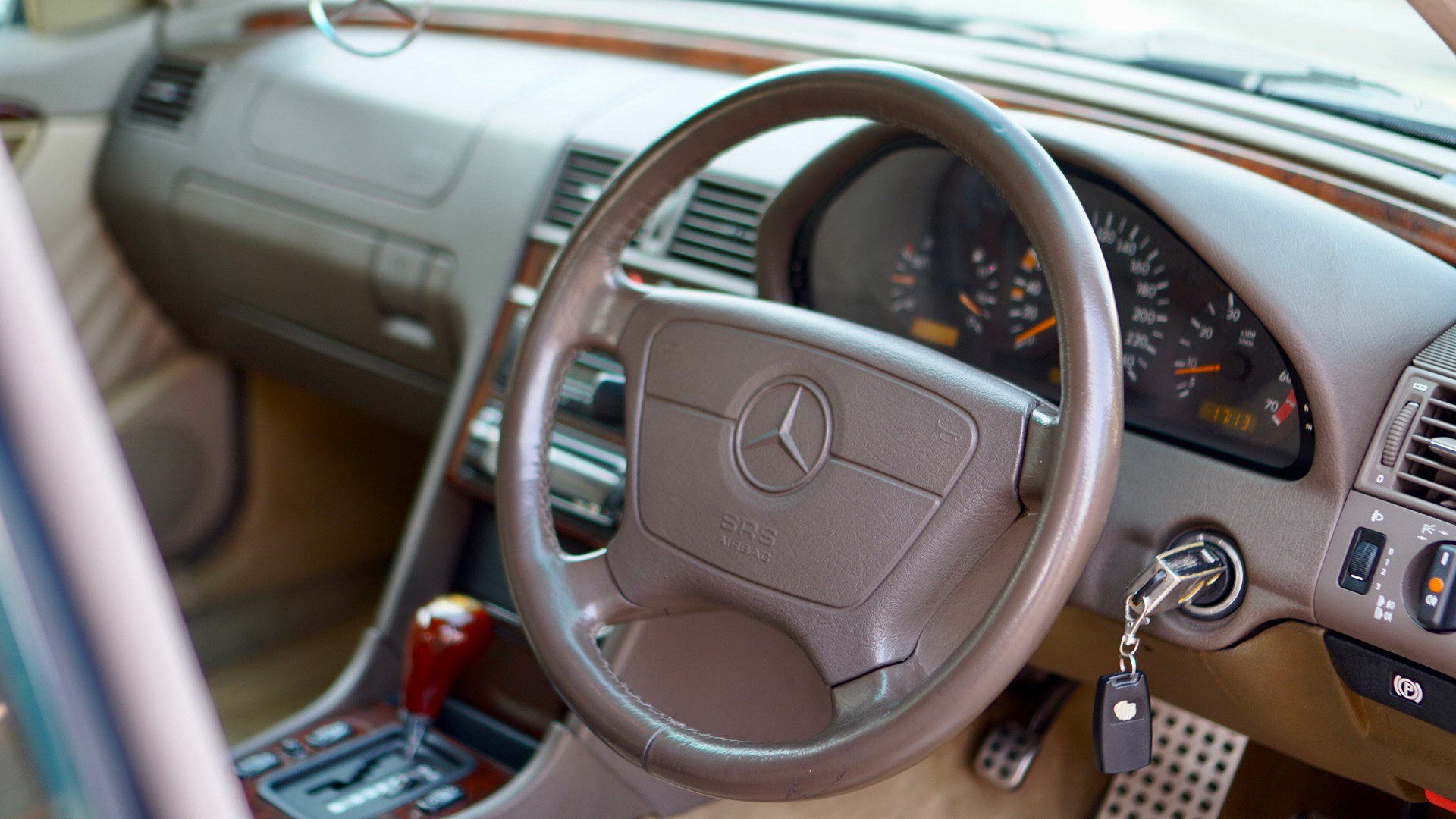 2000 Mercedes-Benz C-Class C220 สีเขียว (รูปที่ 8)