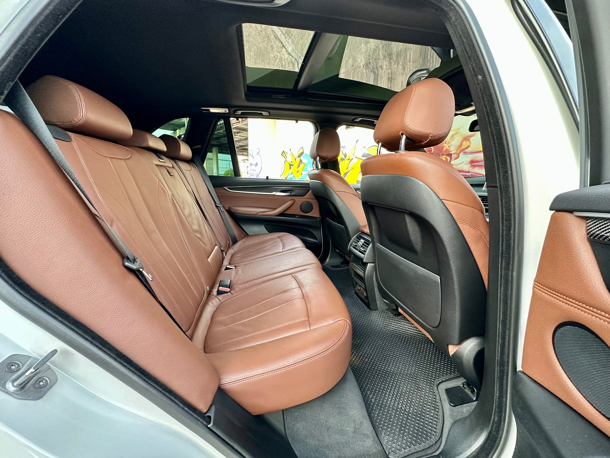 2017 BMW X5 F15 สีขาว (รูปที่ 6)