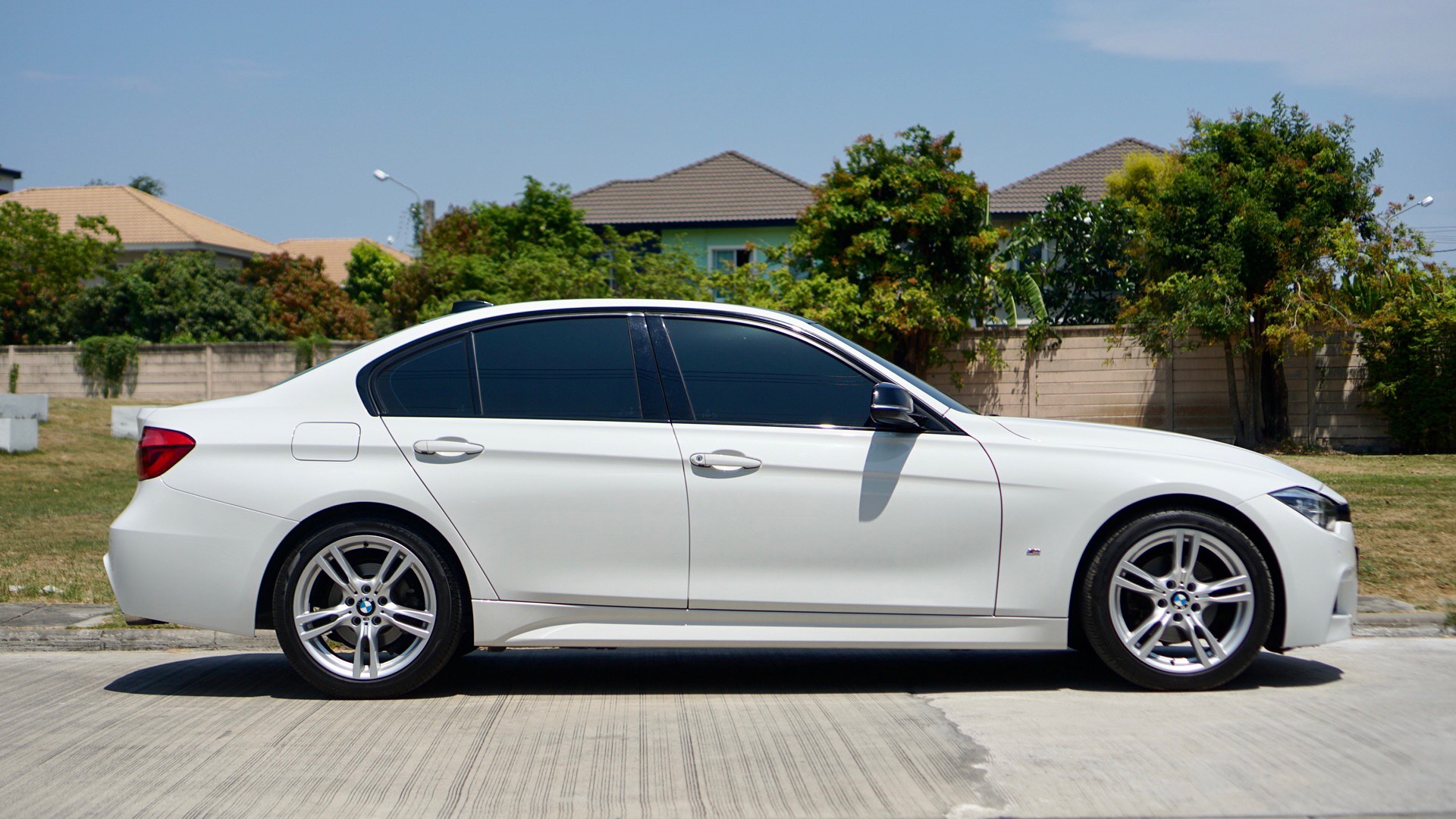 2018 BMW Bmw 320d Msport แท้โรงงาน สีขาว (รูปที่ 6)
