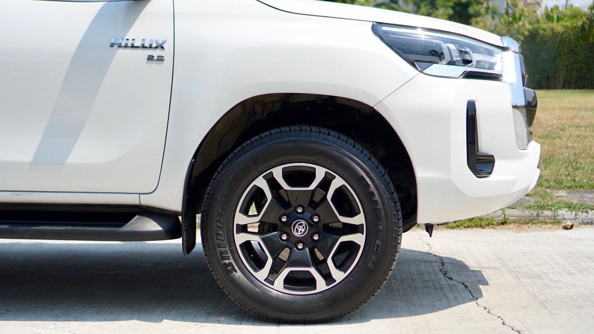 2020 Toyota Revo D-cab 2.8 a/t 4wd สีขาว (รูปที่ 12)
