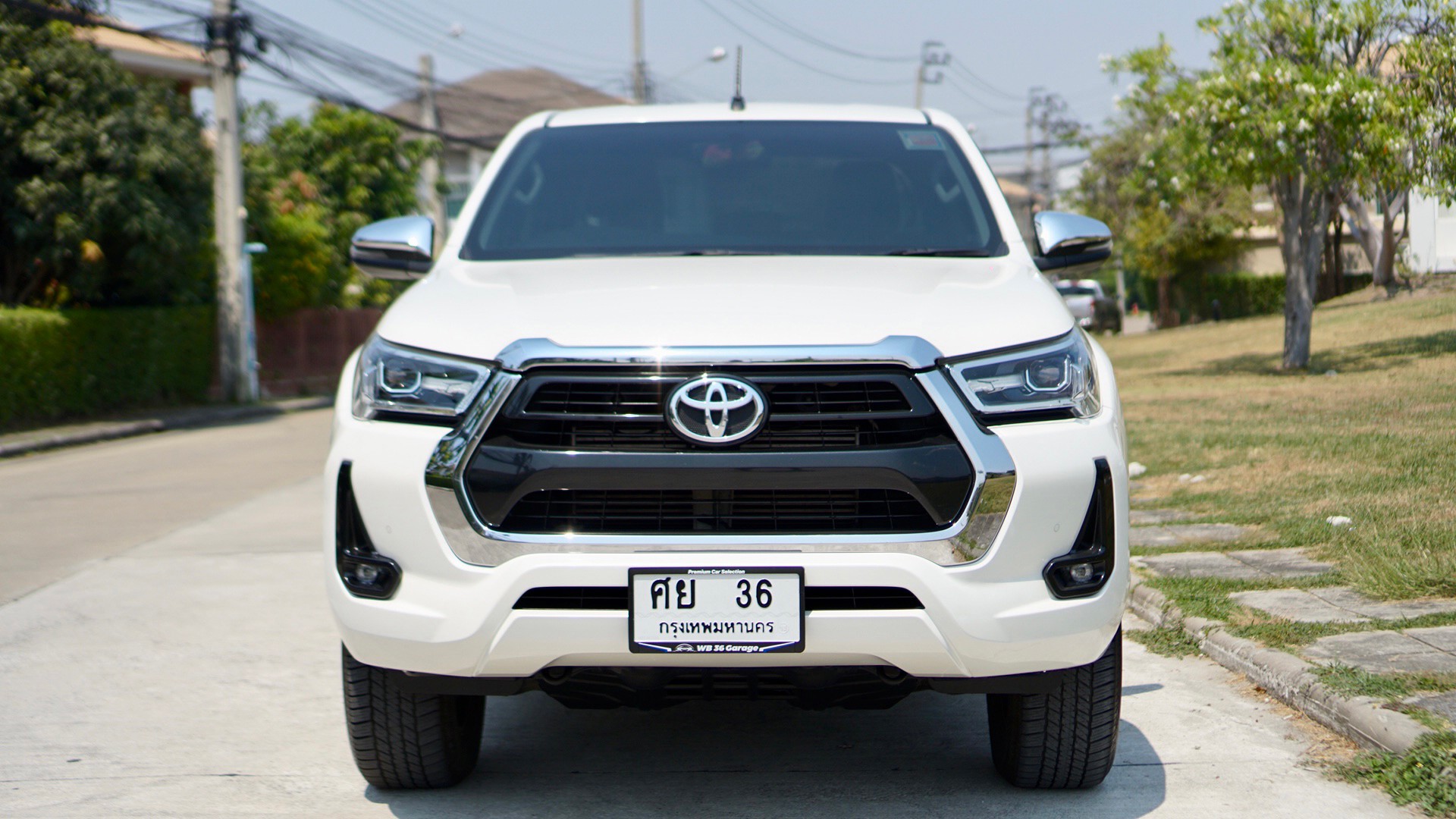 2020 Toyota Revo D-cab 2.8 a/t 4wd สีขาว (รูปที่ 14)