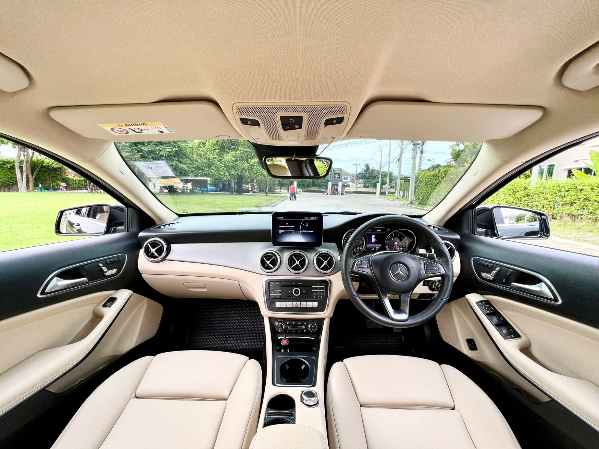 2018 Mercedes-Benz GLA-Class X156 GLA200 สีดำ (รูปที่ 14)