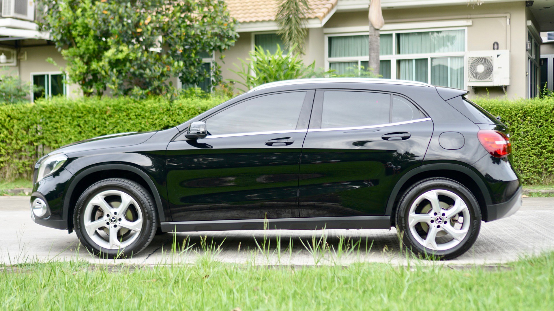 2018 Mercedes-Benz GLA-Class X156 GLA200 สีดำ (รูปที่ 7)