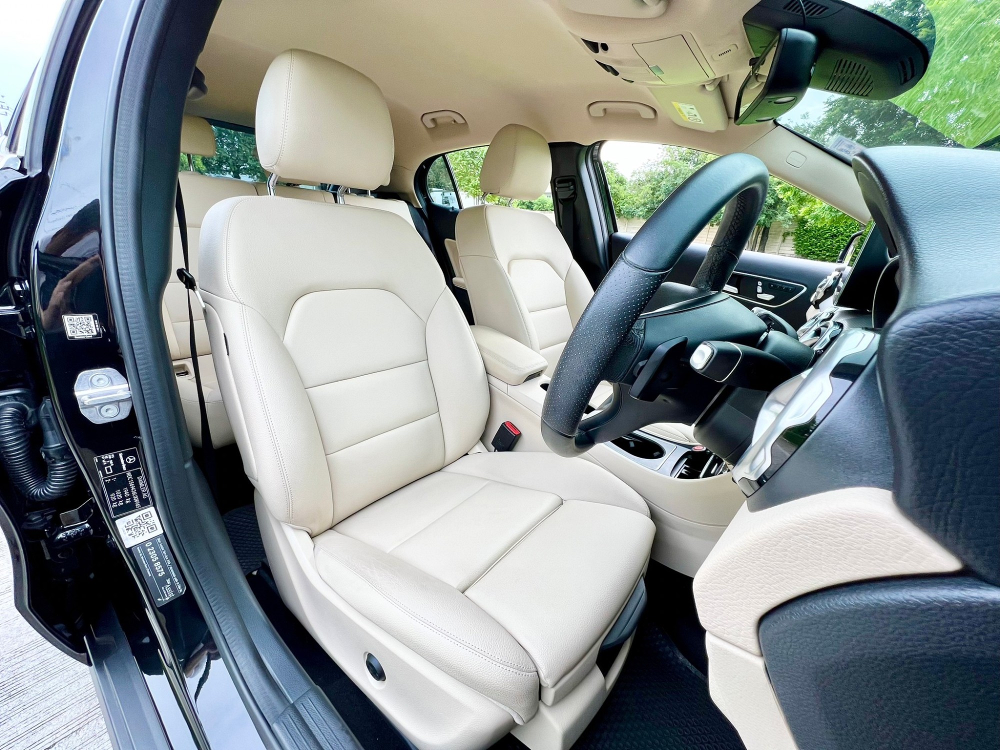 2018 Mercedes-Benz GLA-Class X156 GLA200 สีดำ (รูปที่ 8)