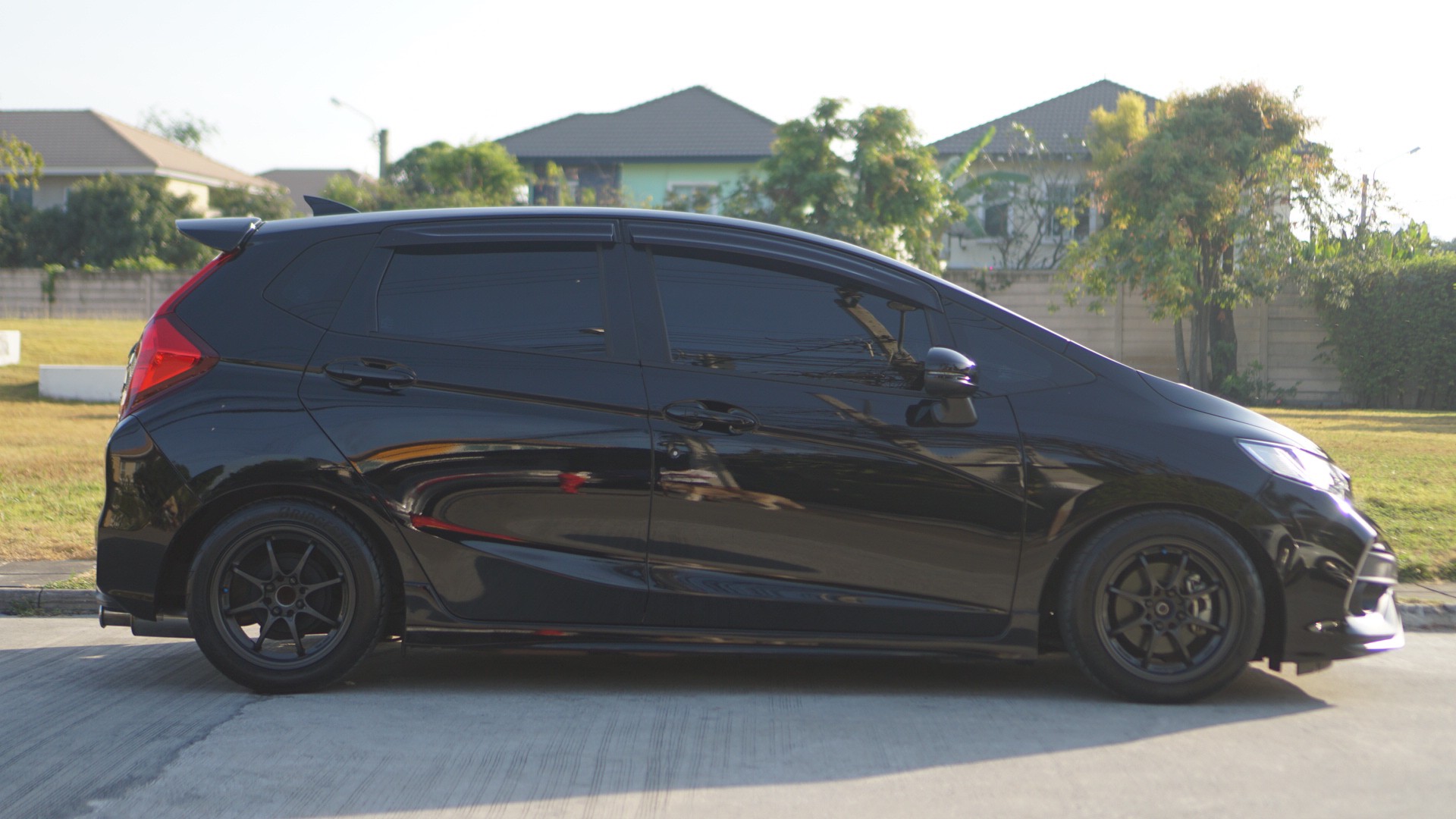 2015 Honda Jazz GK สีดำ (รูปที่ 15)