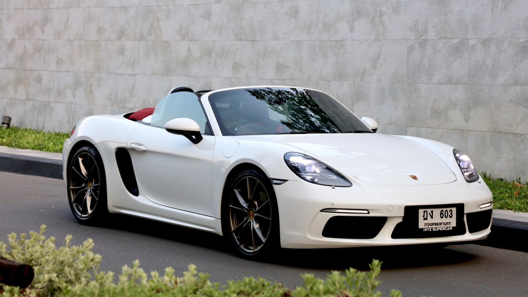 2017 Porsche 718 Boxster (Cayman) 718 Boxster สีขาว (รูปที่ 9)