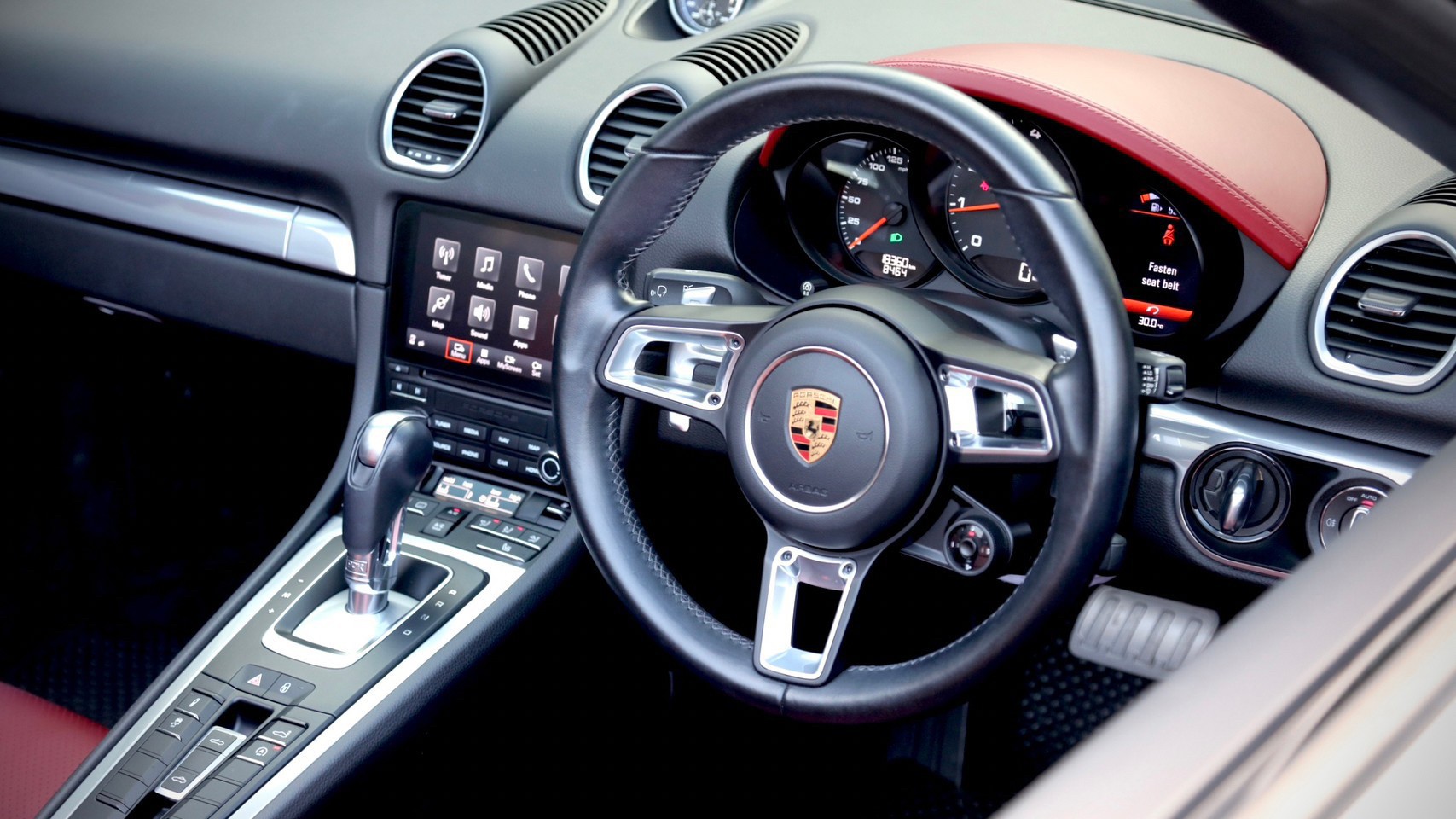 2017 Porsche 718 Boxster (Cayman) 718 Boxster สีขาว (รูปที่ 2)