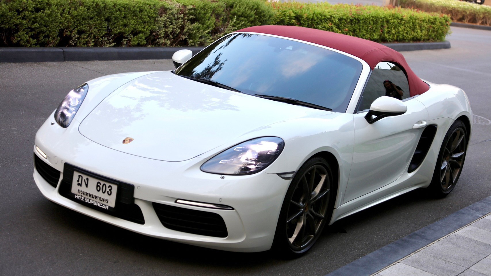 2017 Porsche 718 Boxster (Cayman) 718 Boxster สีขาว
