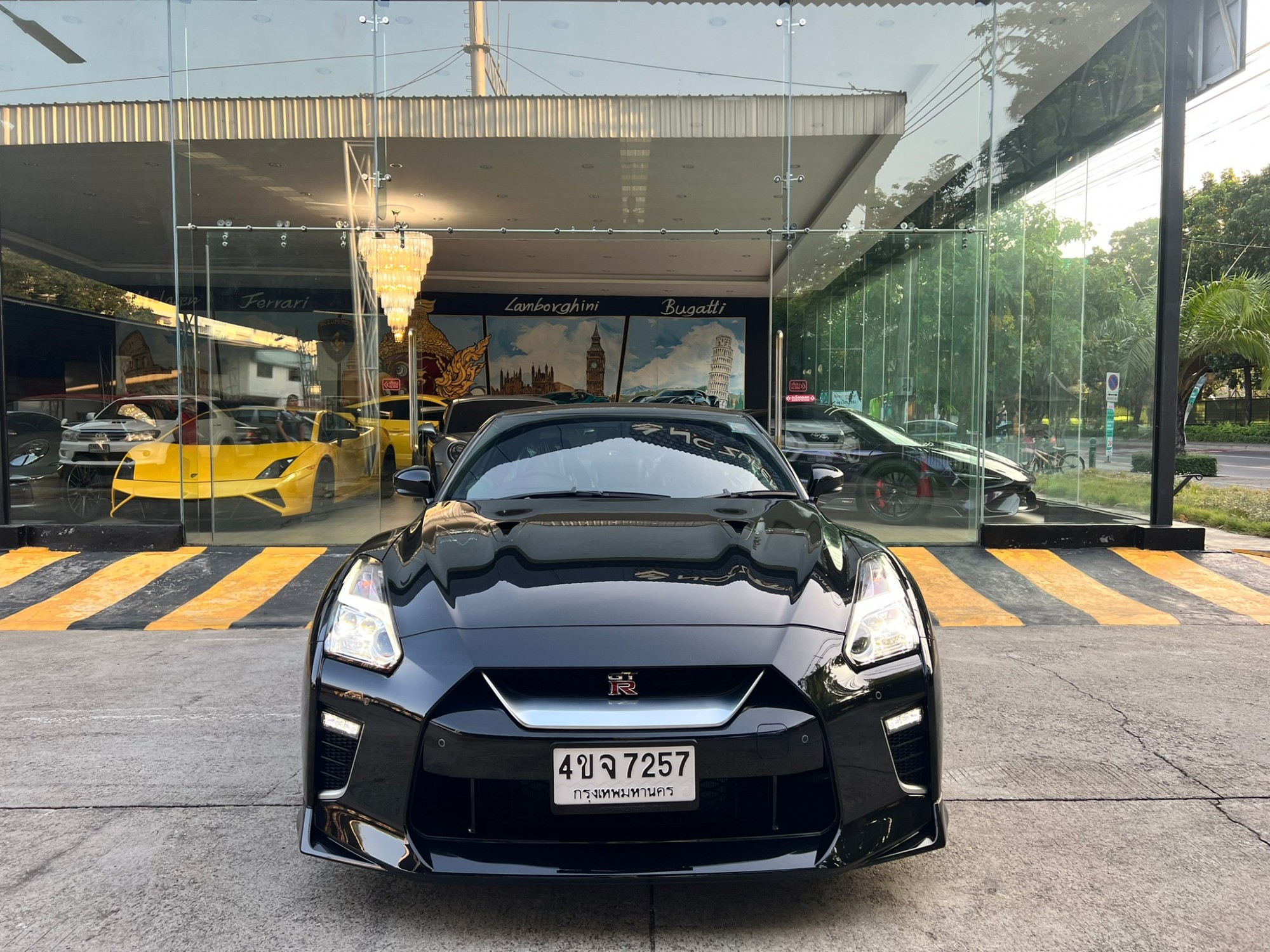2022 Nissan GT-R (R35) สีดำ (รูปที่ 4)