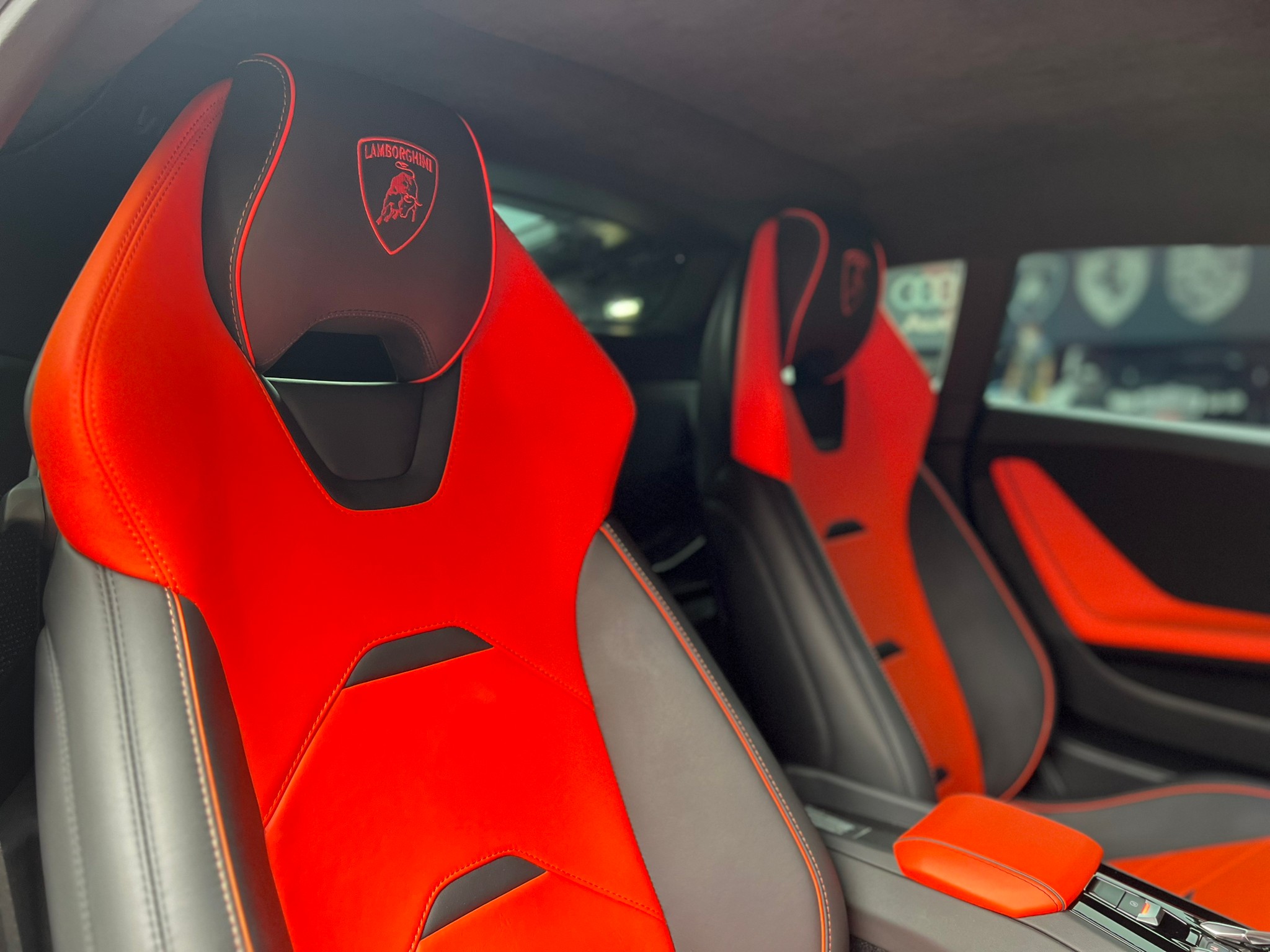 2021 Lamborghini Huracan EVO RWD สีดำ (รูปที่ 9)