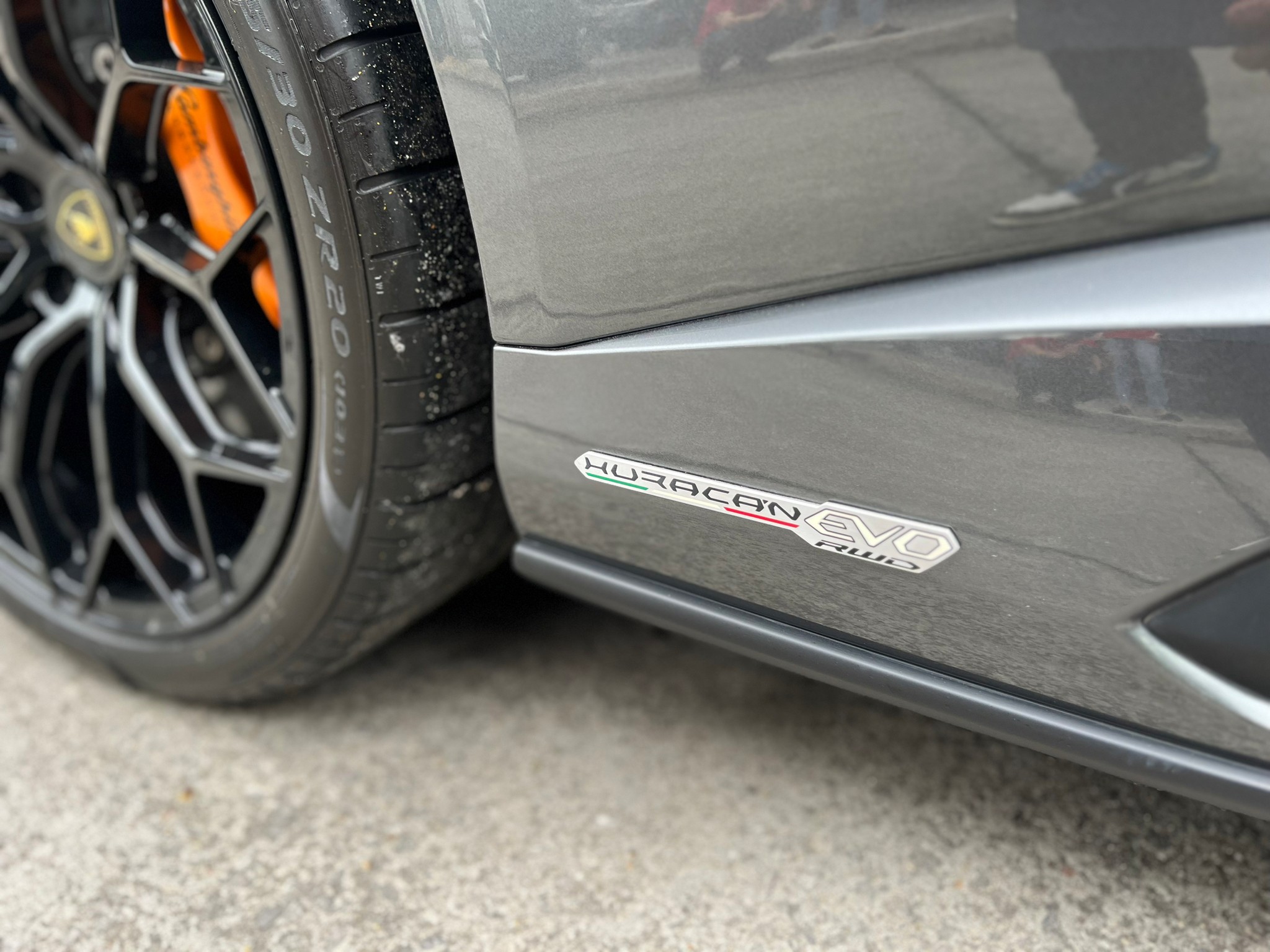 2021 Lamborghini Huracan EVO RWD สีดำ (รูปที่ 4)