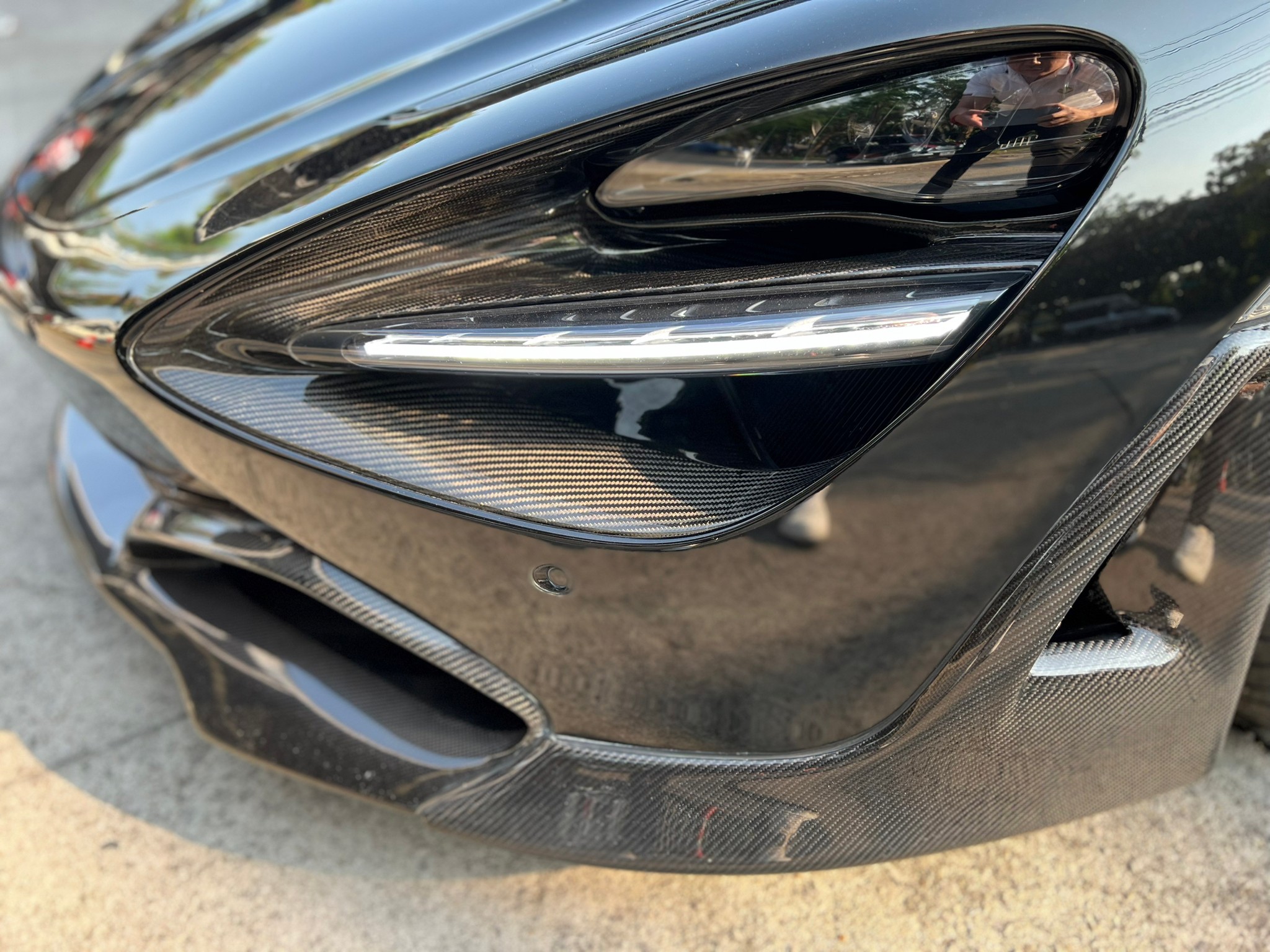 2021 McLaren 720S สีดำ (รูปที่ 7)