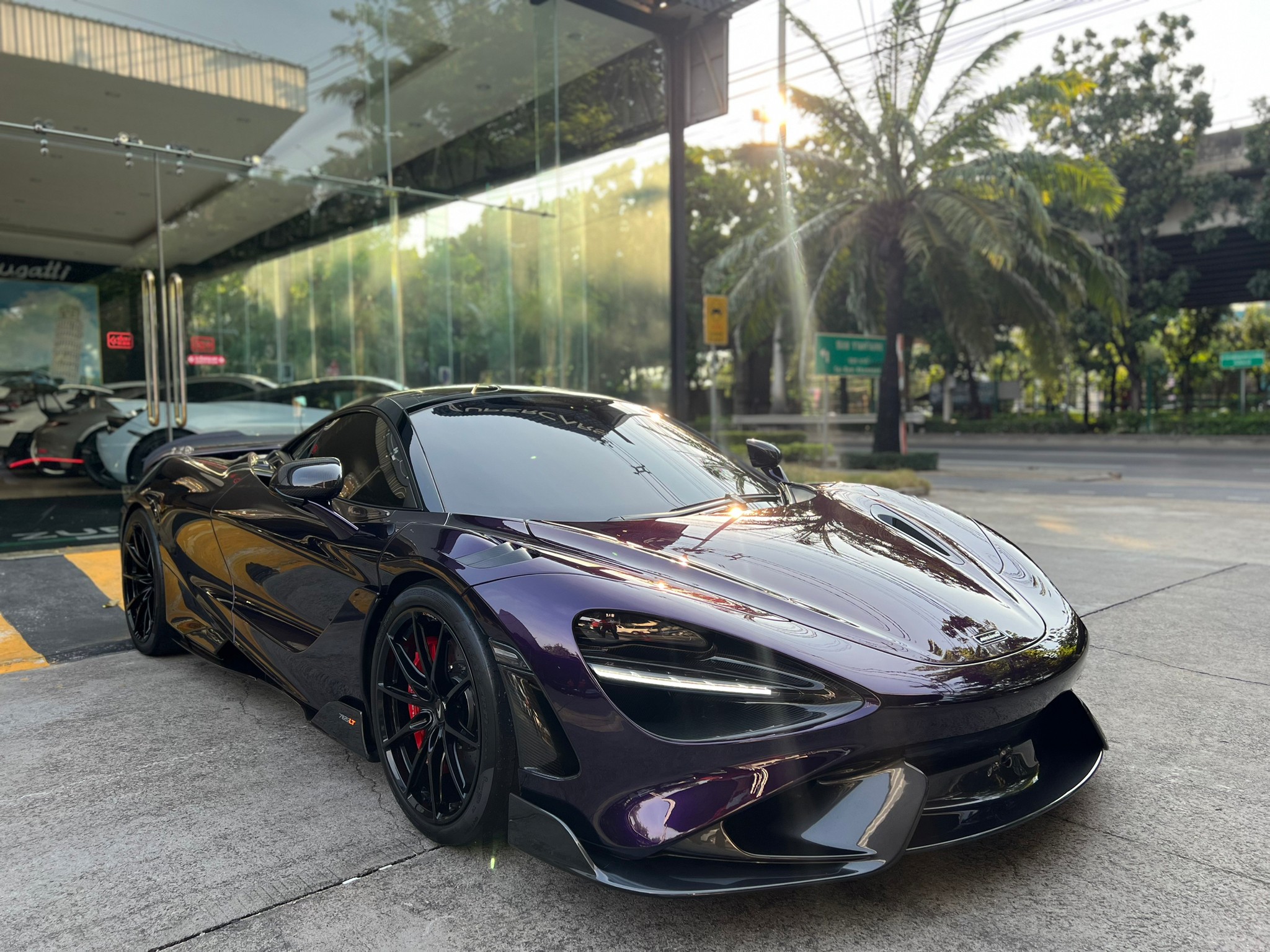 2021 McLaren 765 LT Coupe (รูปที่ 12)