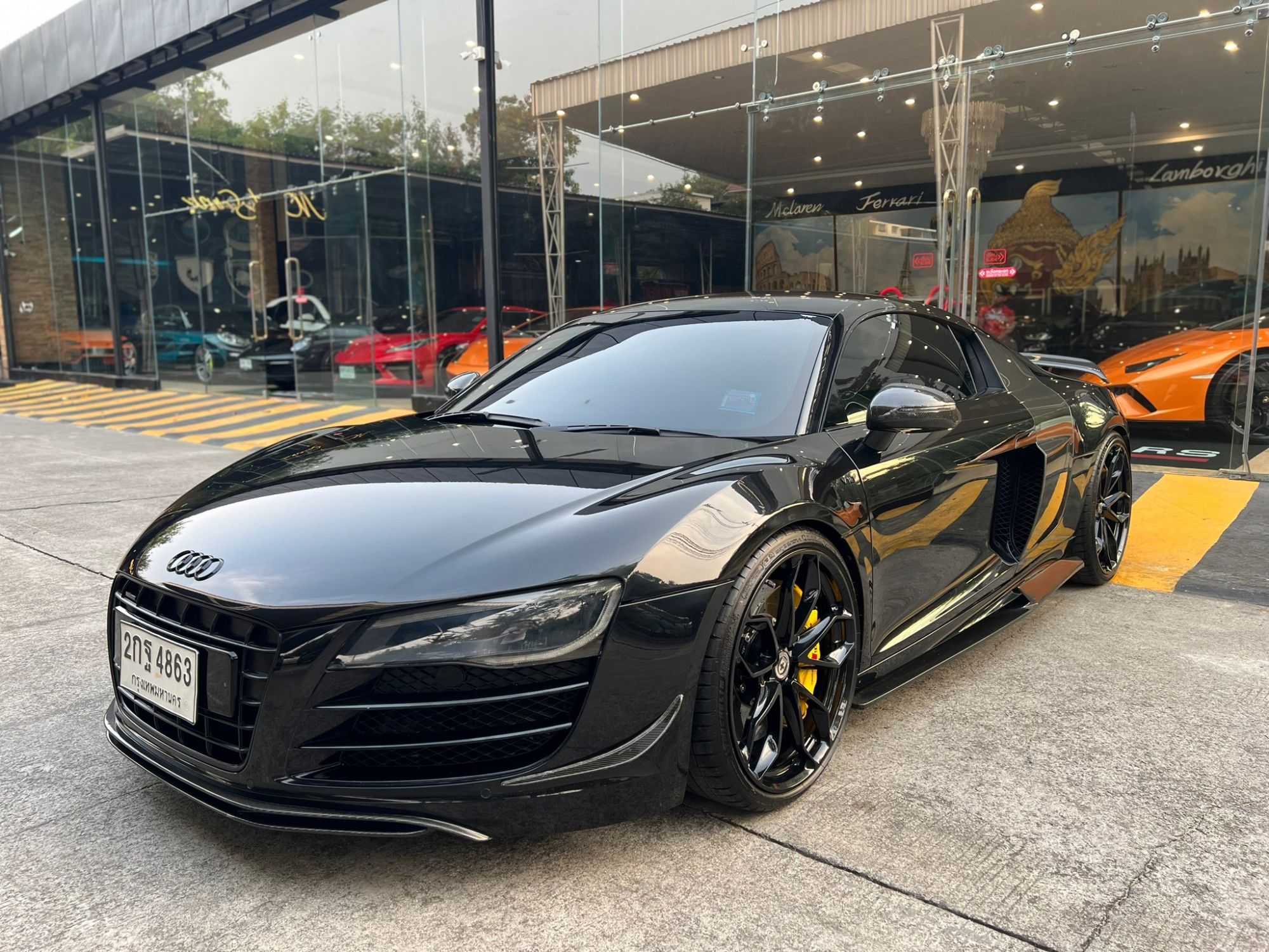 2013 Audi R8 V8 Coupe สีดำ (รูปที่ 12)