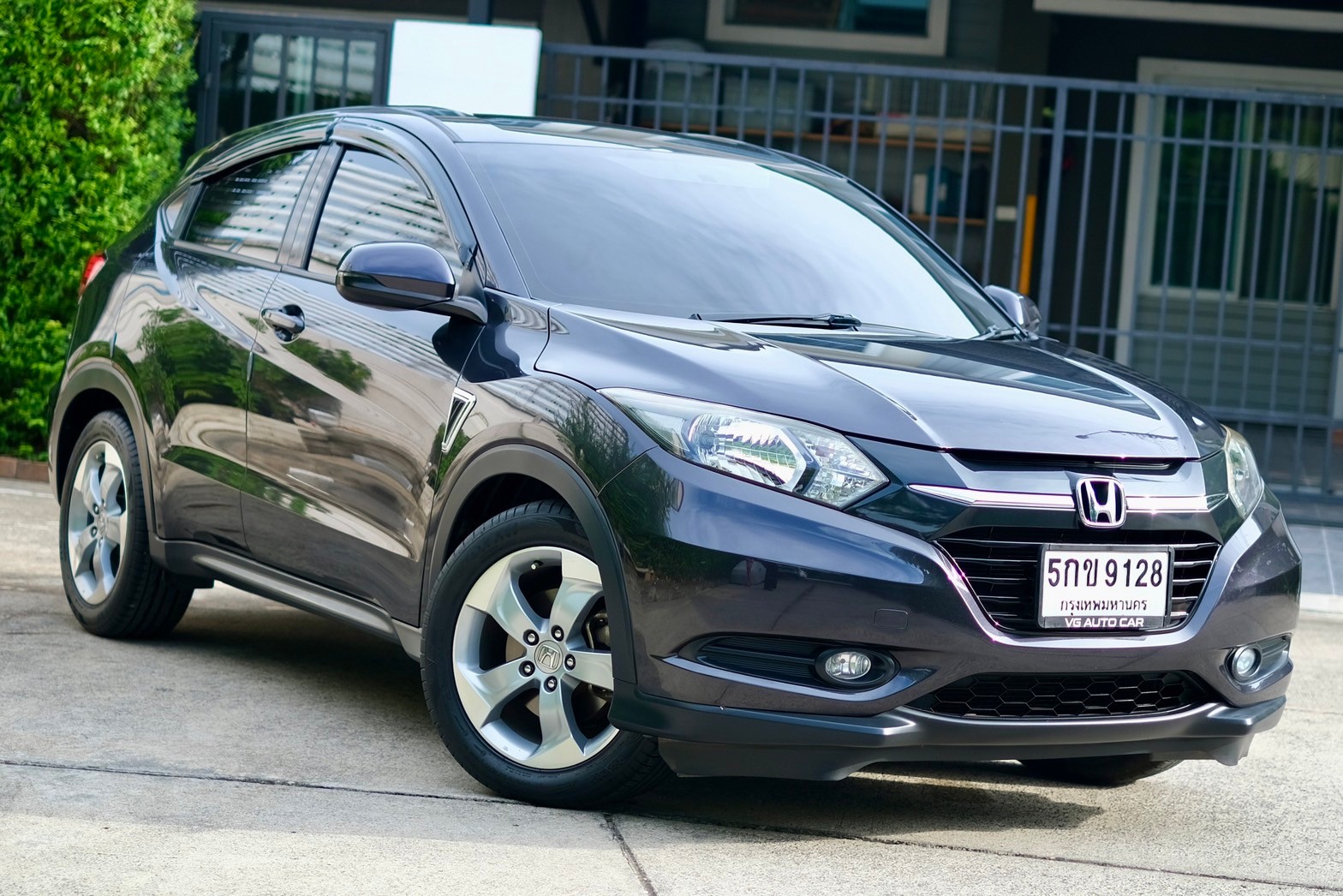 Honda HR-V 1.8E ปี2015 สีเทา ออโต้ เบนซิน ปรับราคา