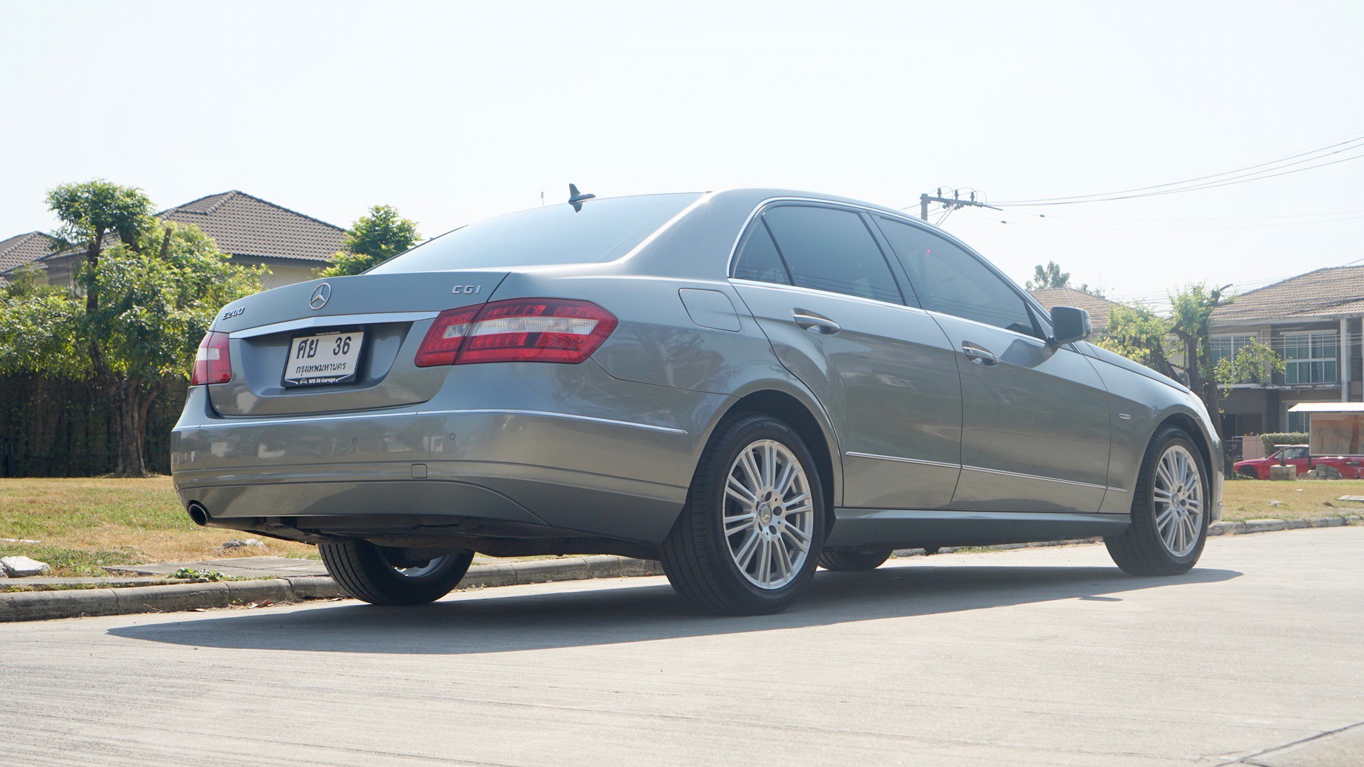 2010 Mercedes-Benz E-Class W212 E200 สีเทา (รูปที่ 15)