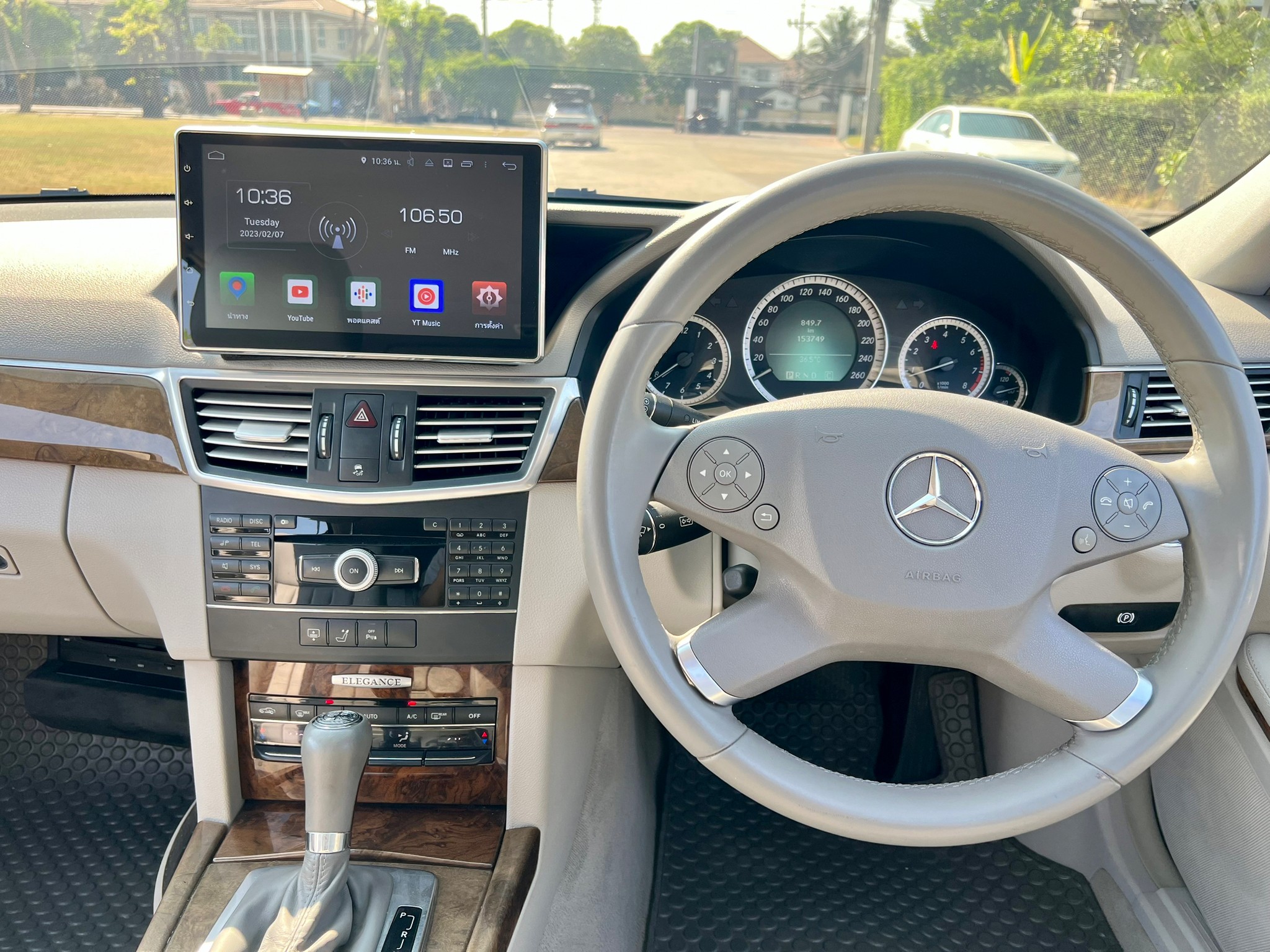 2010 Mercedes-Benz E-Class W212 E200 สีเทา (รูปที่ 10)