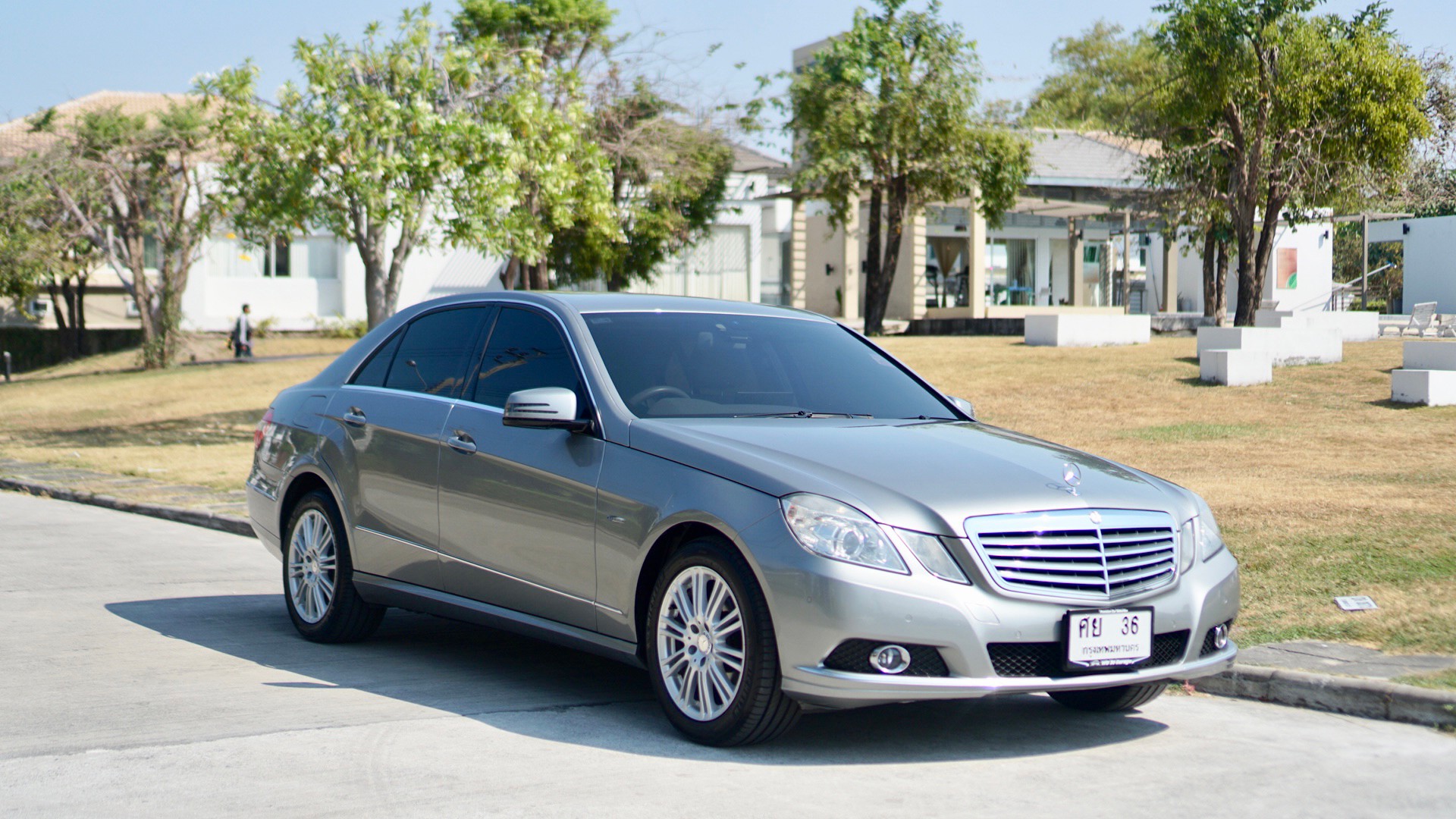 2010 Mercedes-Benz E-Class W212 E200 สีเทา
